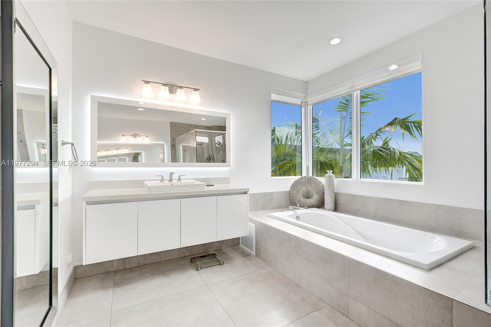 DORAL COMMONS RESIDENTIAL - Residential