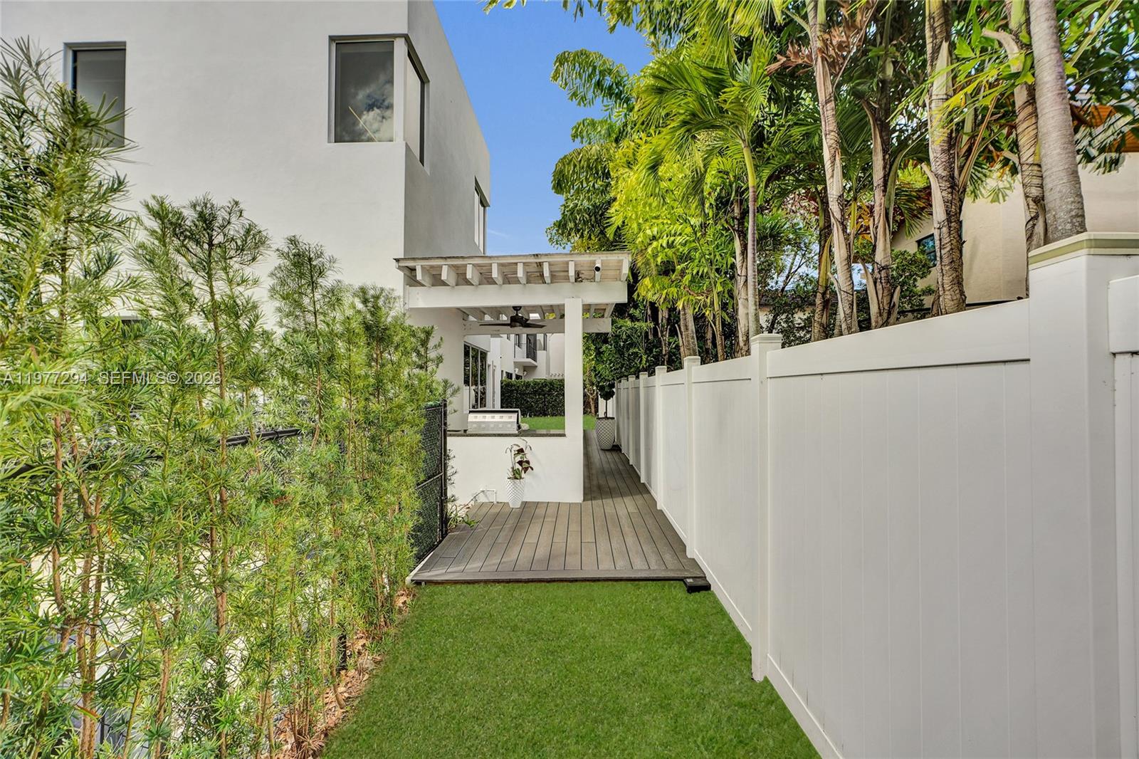 DORAL COMMONS RESIDENTIAL - Residential