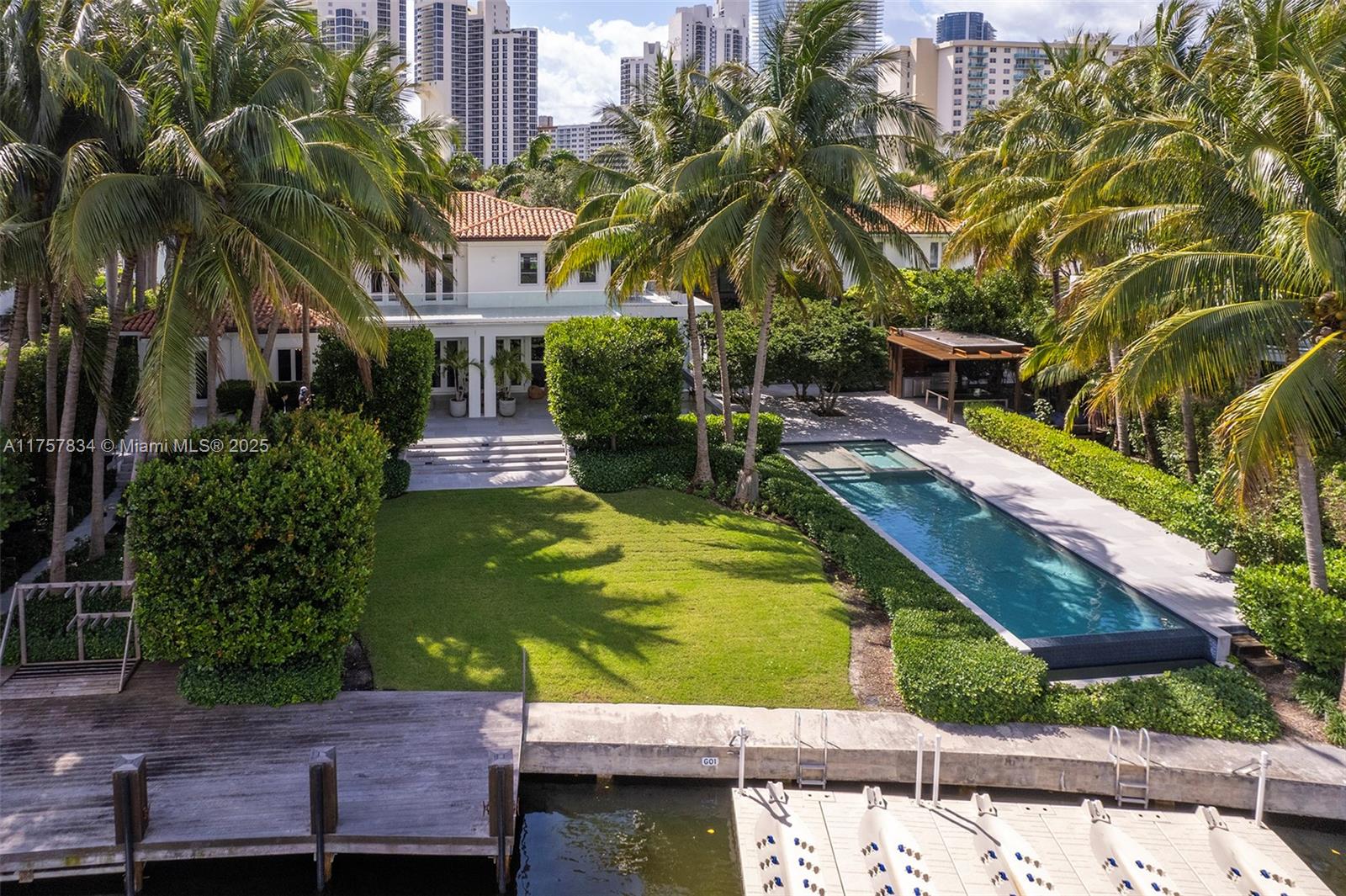 GOLDEN BEACH SEC D - Residential