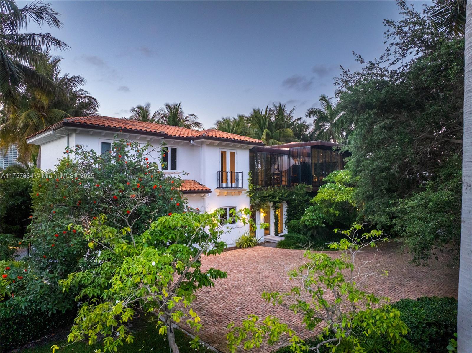 GOLDEN BEACH SEC D - Residential