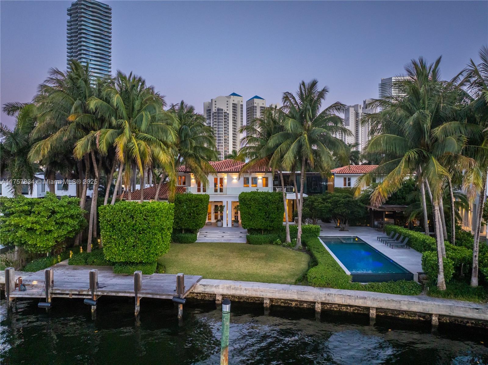 GOLDEN BEACH SEC D - Residential