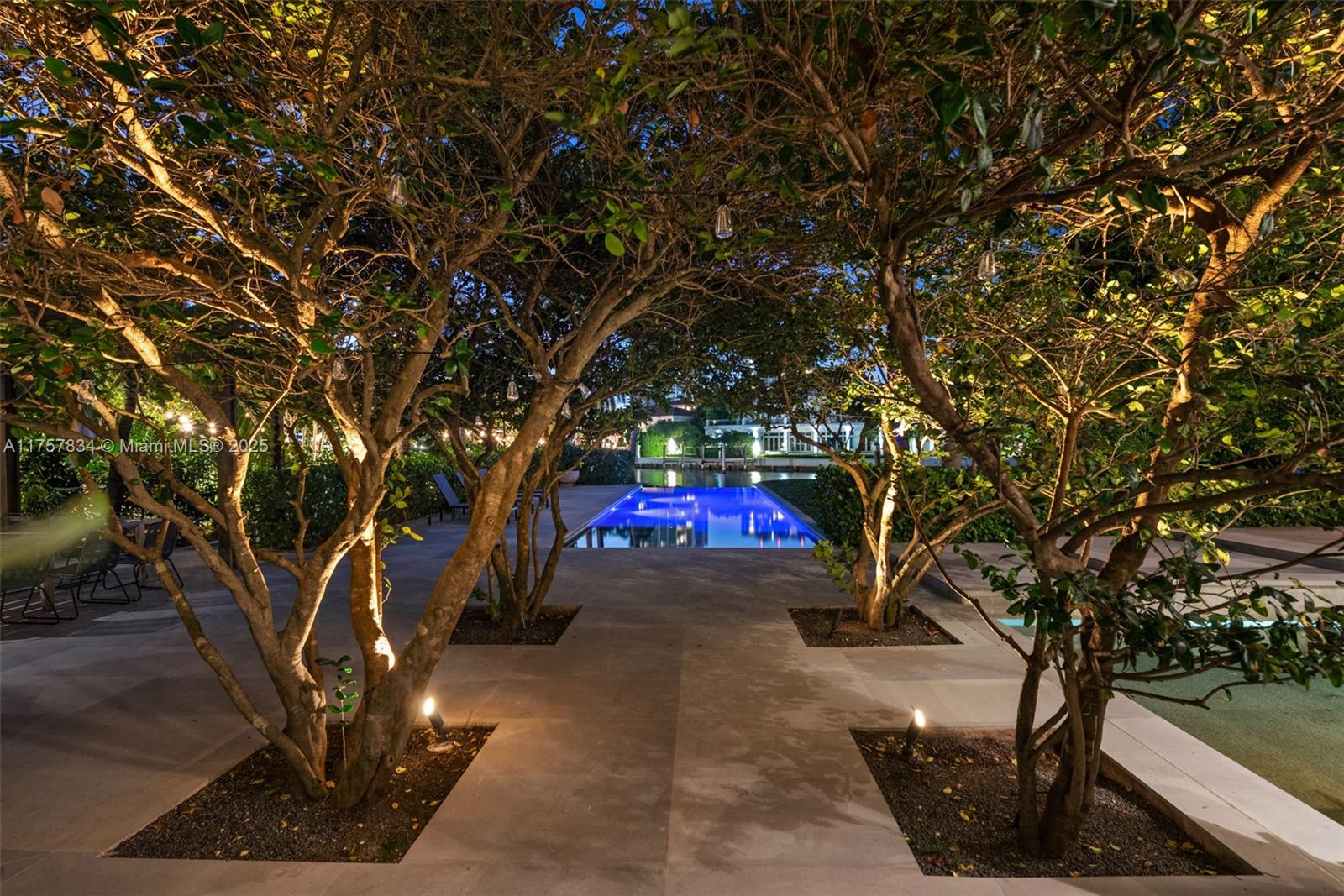 GOLDEN BEACH SEC D - Residential