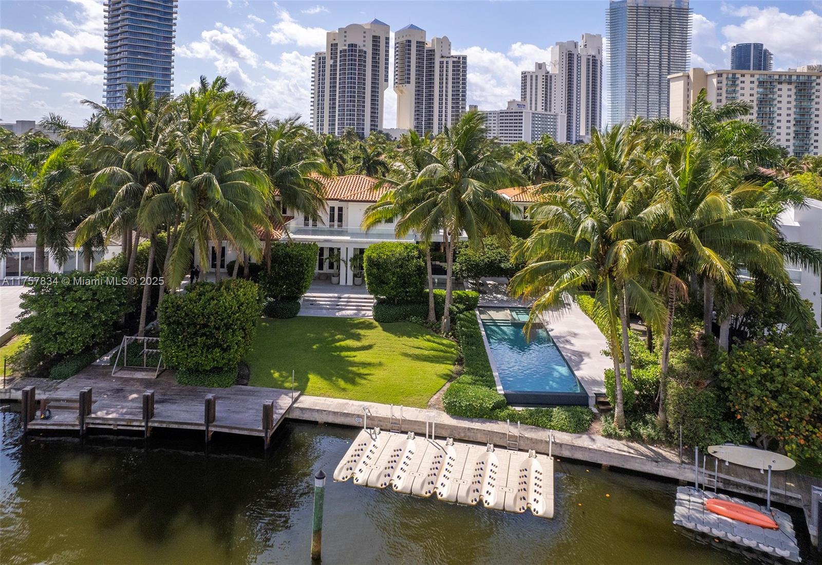 GOLDEN BEACH SEC D - Residential
