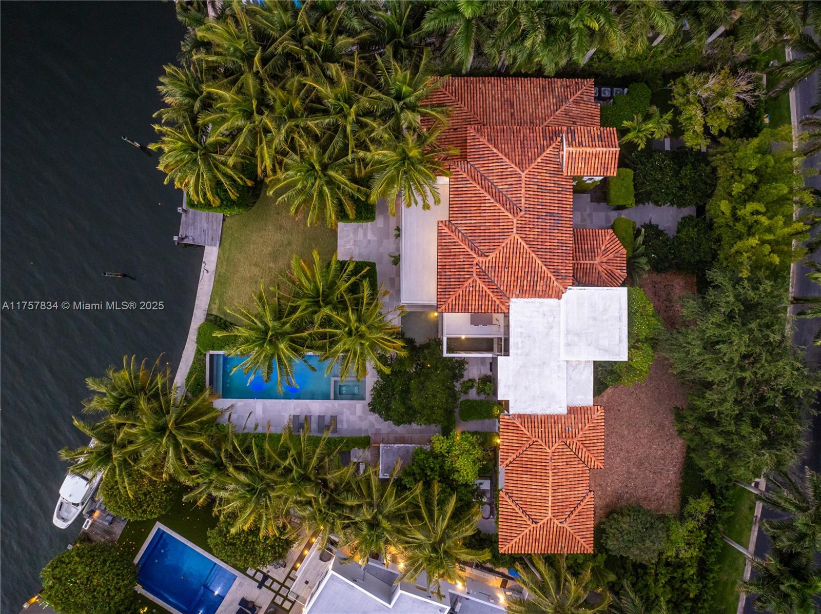 GOLDEN BEACH SEC D - Residential