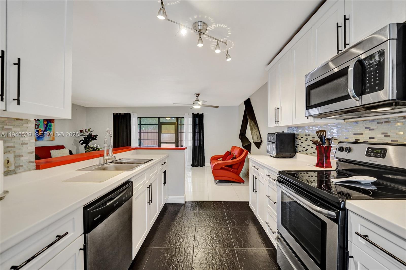 HOLLYWOOD GARDENS CONDOMI - Residential