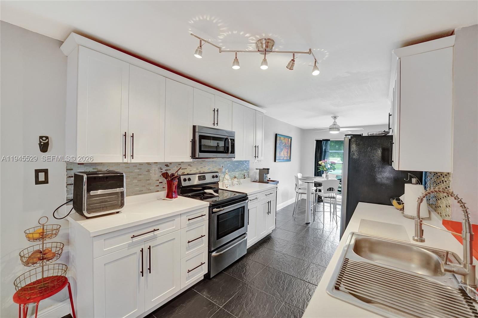HOLLYWOOD GARDENS CONDOMI - Residential