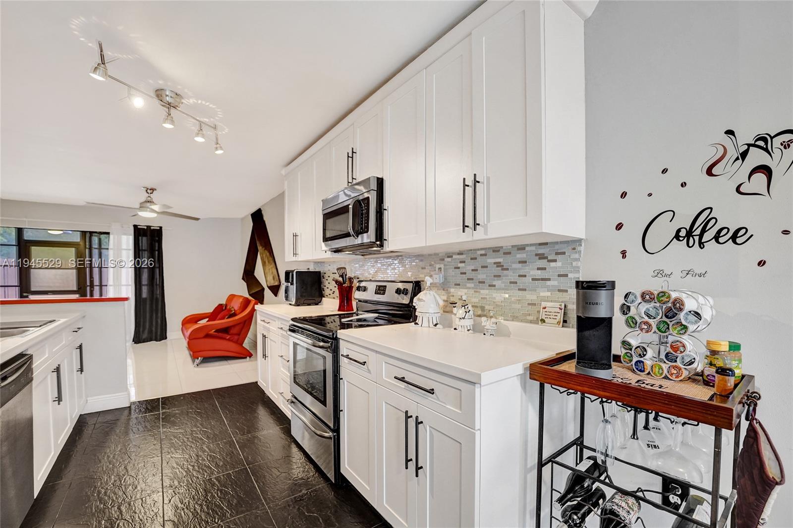 HOLLYWOOD GARDENS CONDOMI - Residential