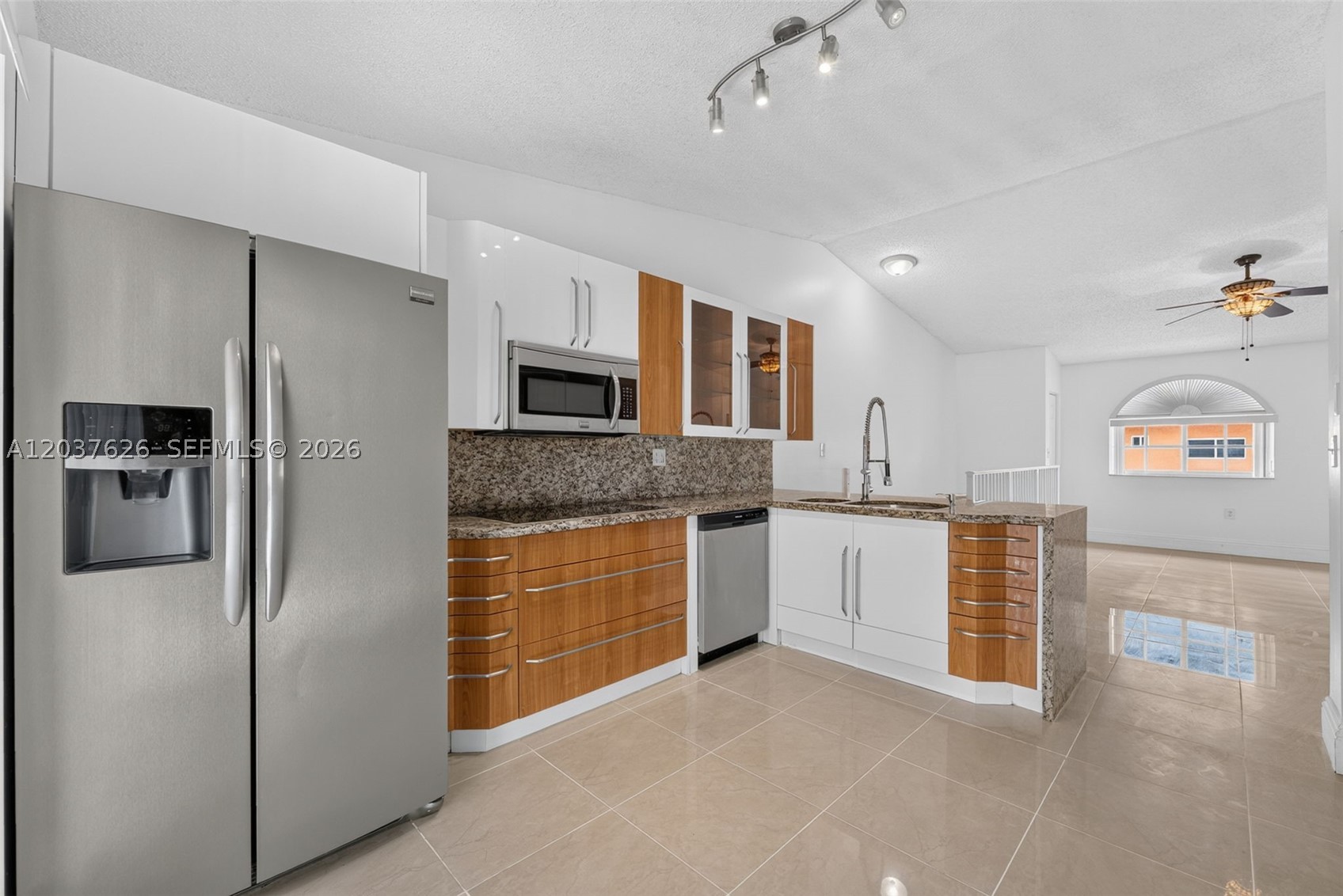 EL PRADO XV CONDO - Residential