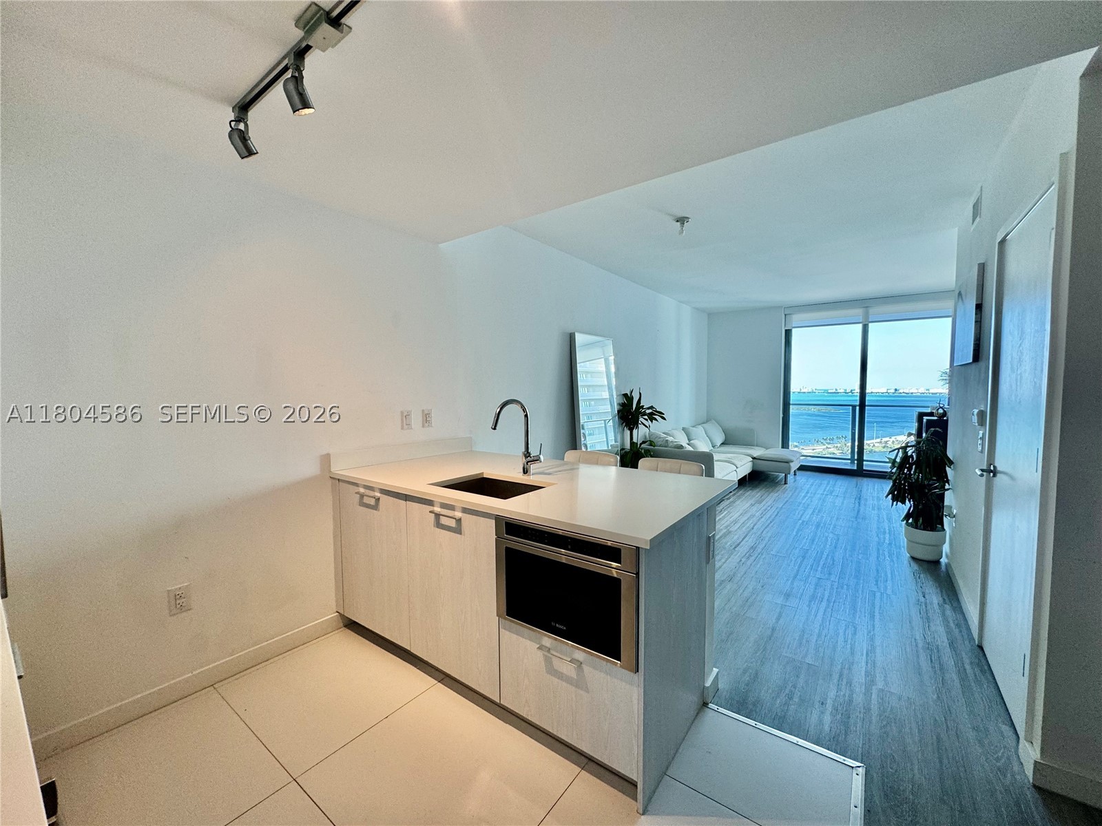 PARAISO BAYVIEWS CONDO - Residential