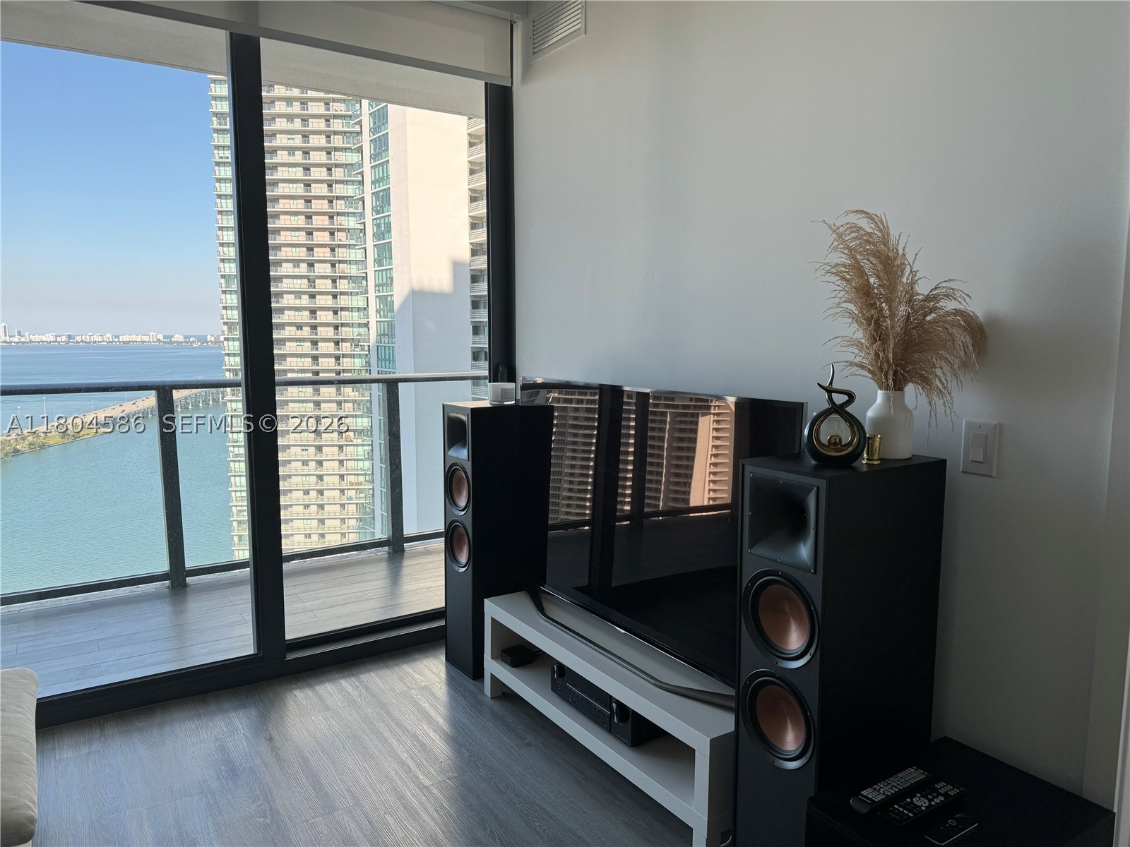 PARAISO BAYVIEWS CONDO - Residential