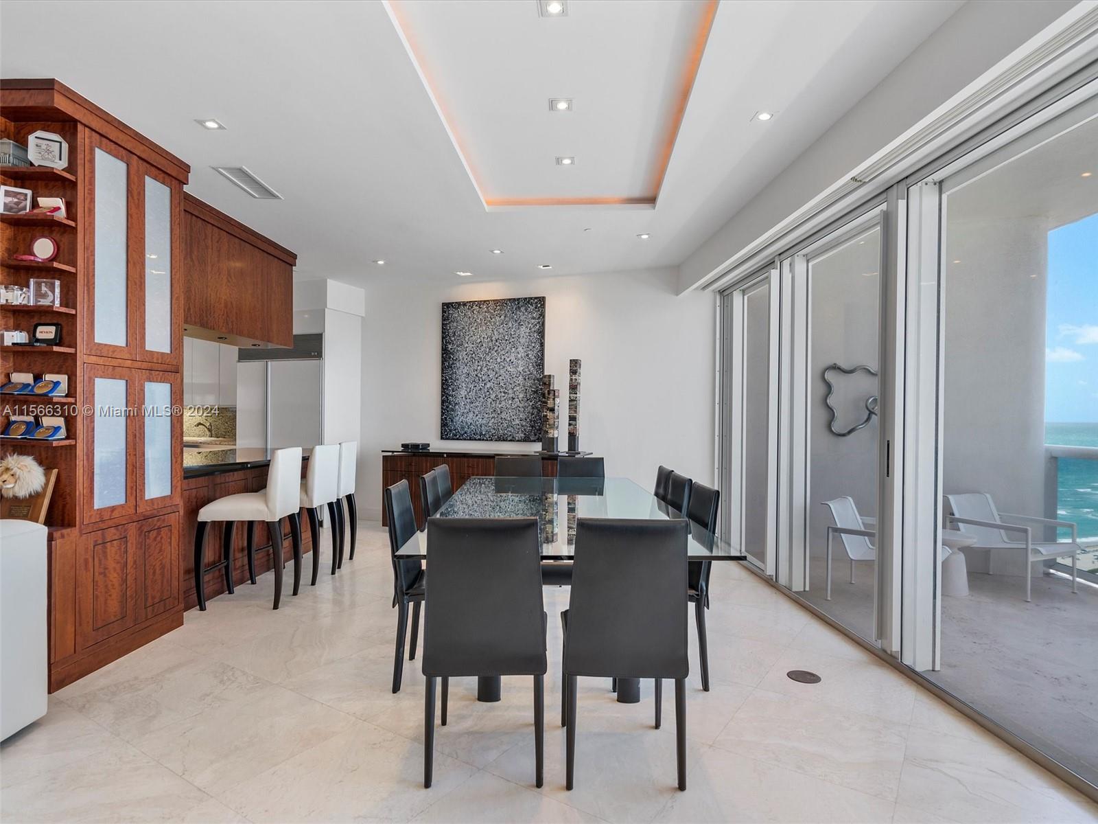 MAJESTIC TOWER - Residential