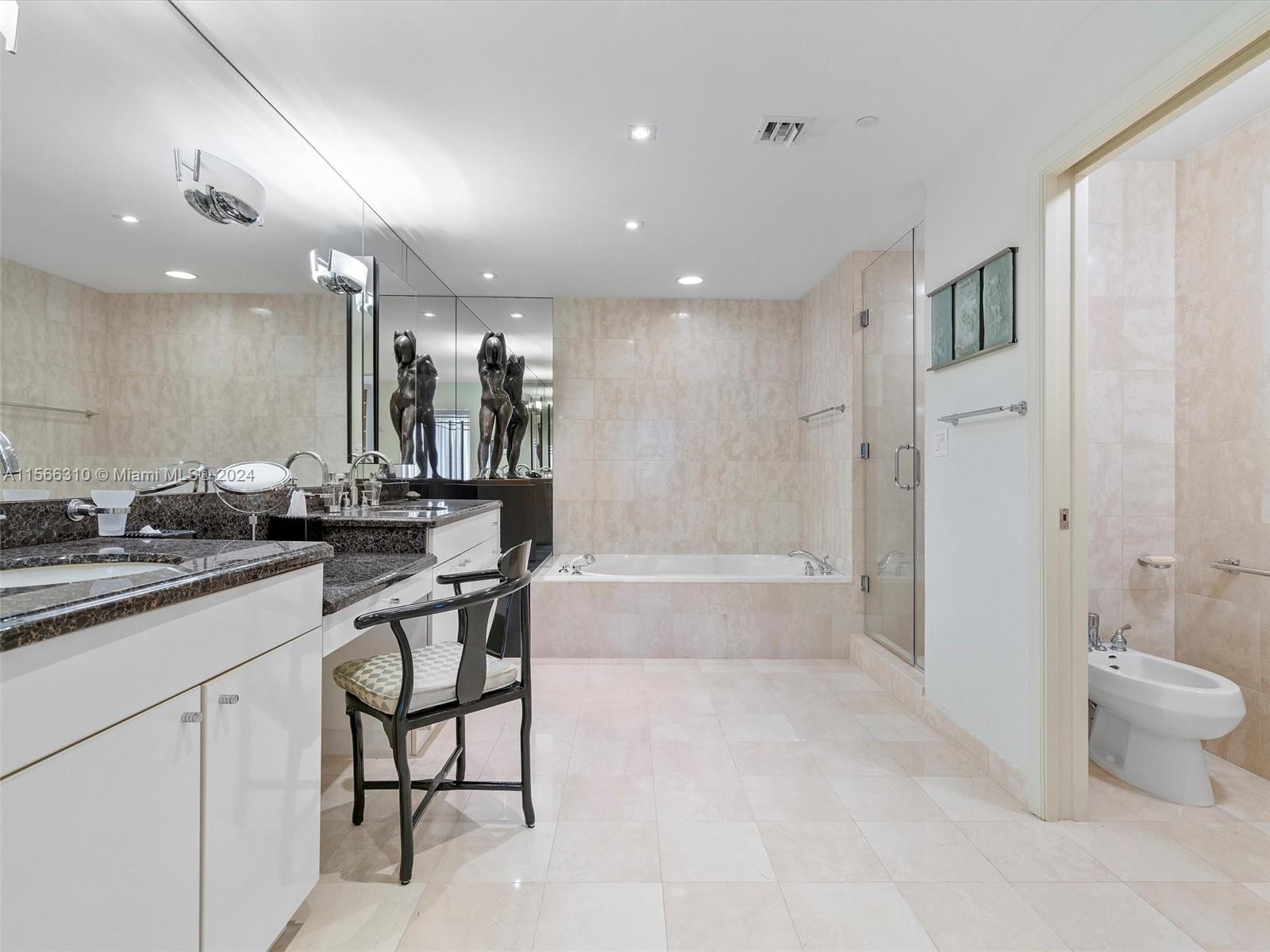 MAJESTIC TOWER - Residential