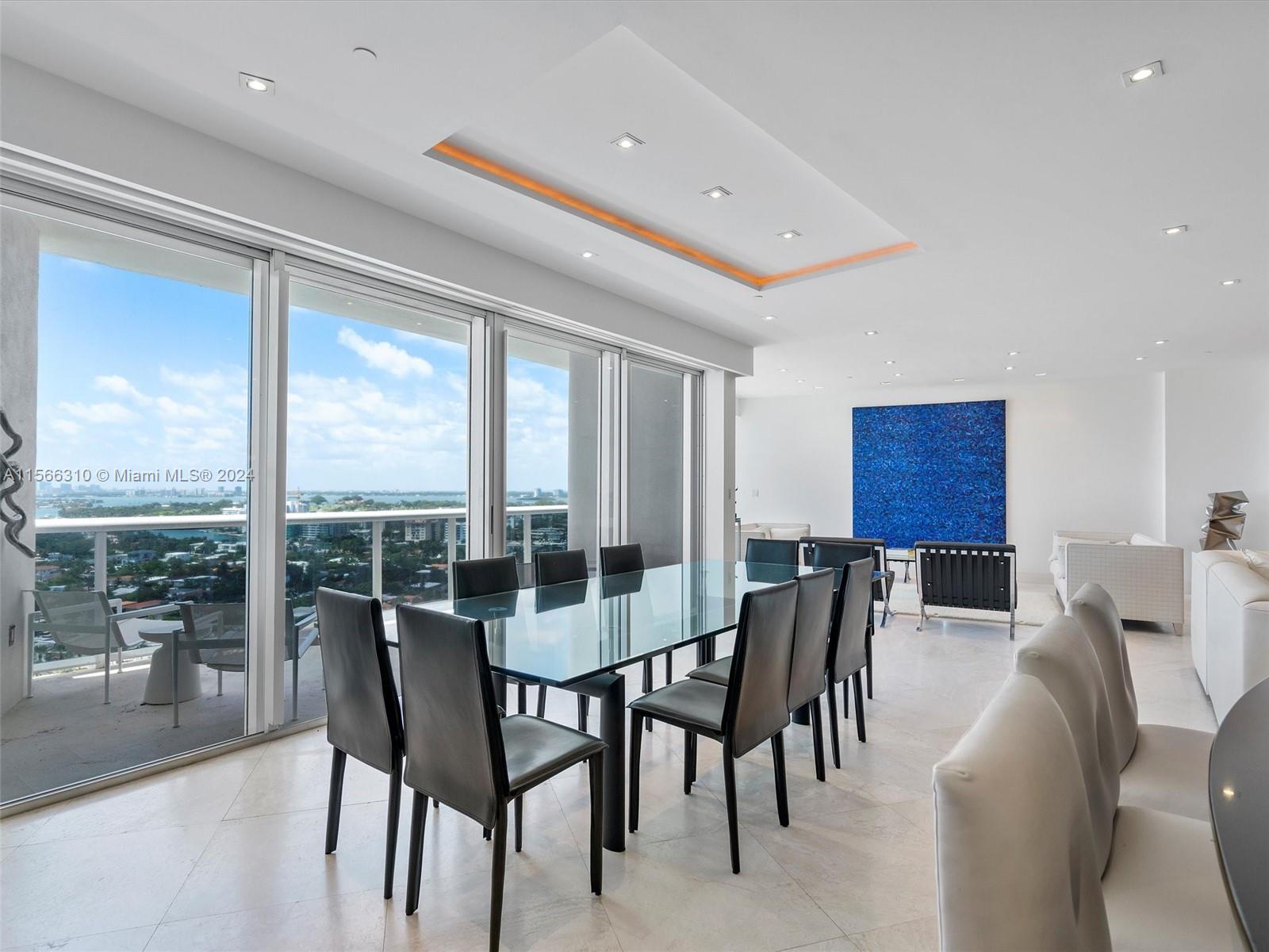 MAJESTIC TOWER - Residential