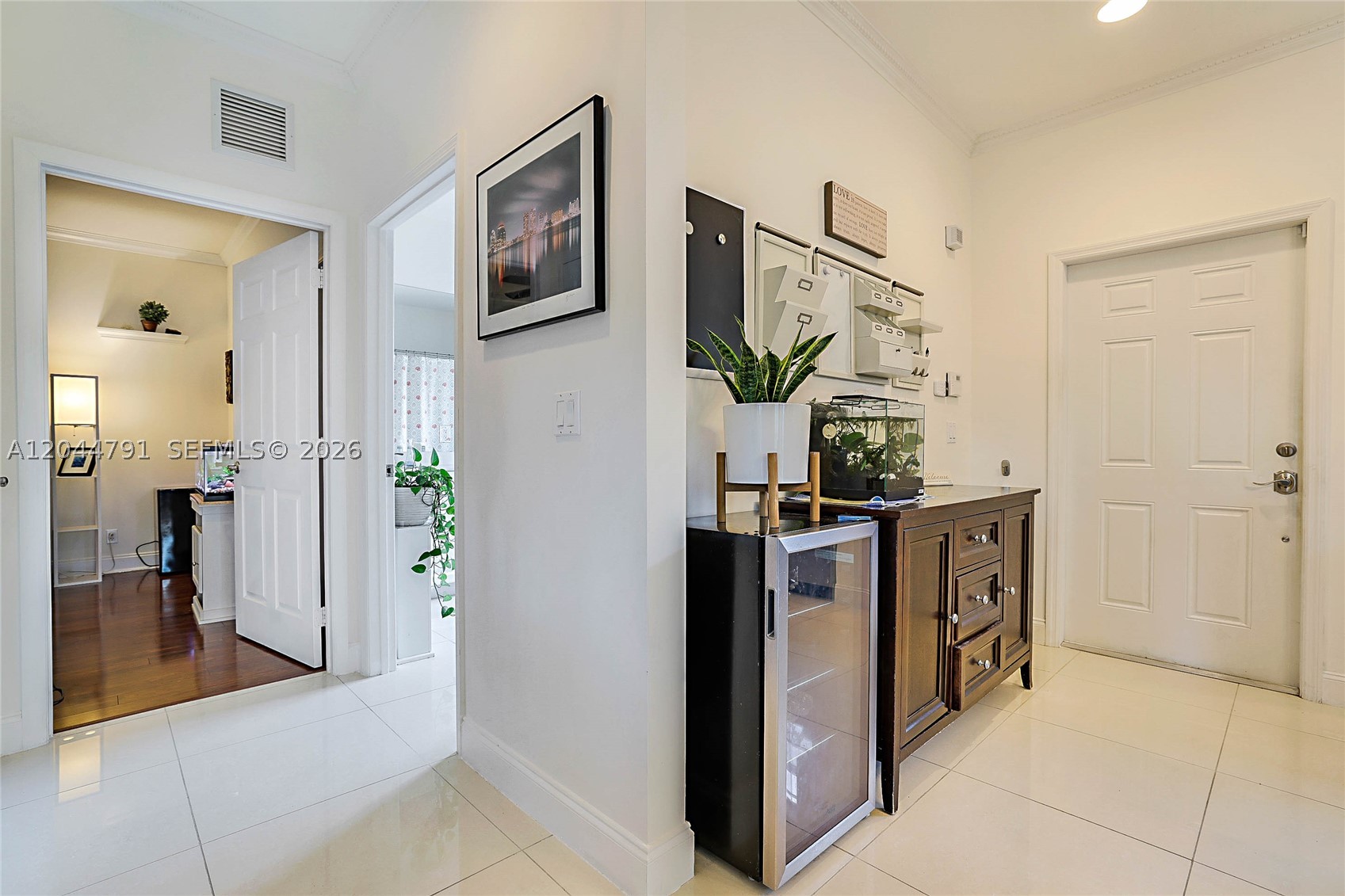 VILLA PALMS CONDO - Residential