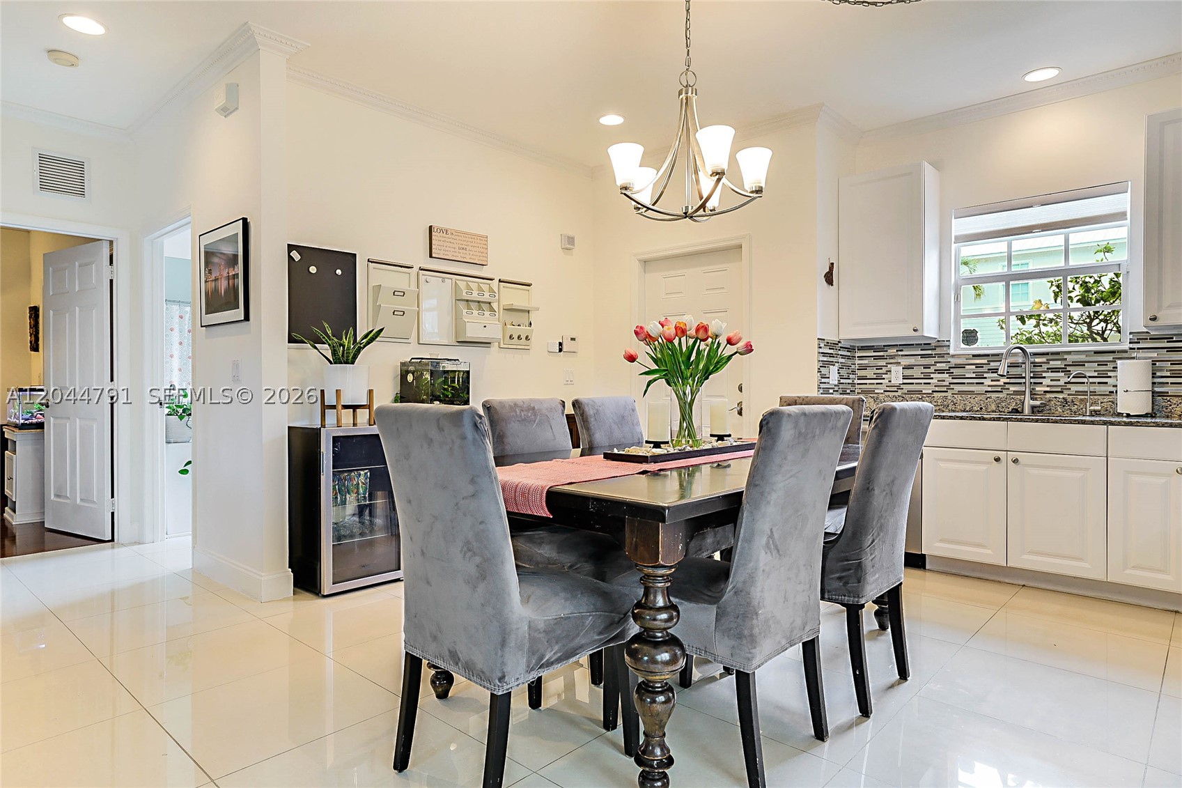 VILLA PALMS CONDO - Residential
