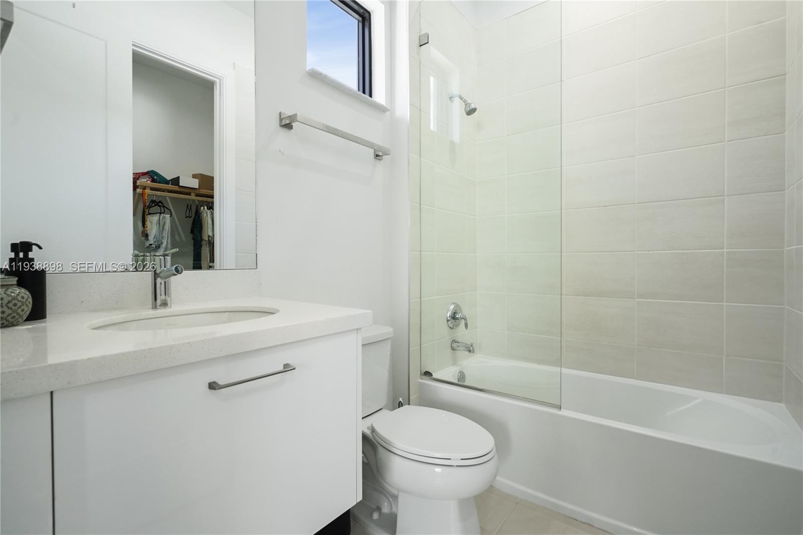 DOWNTOWN DORAL SOUTH PHAS - Residential