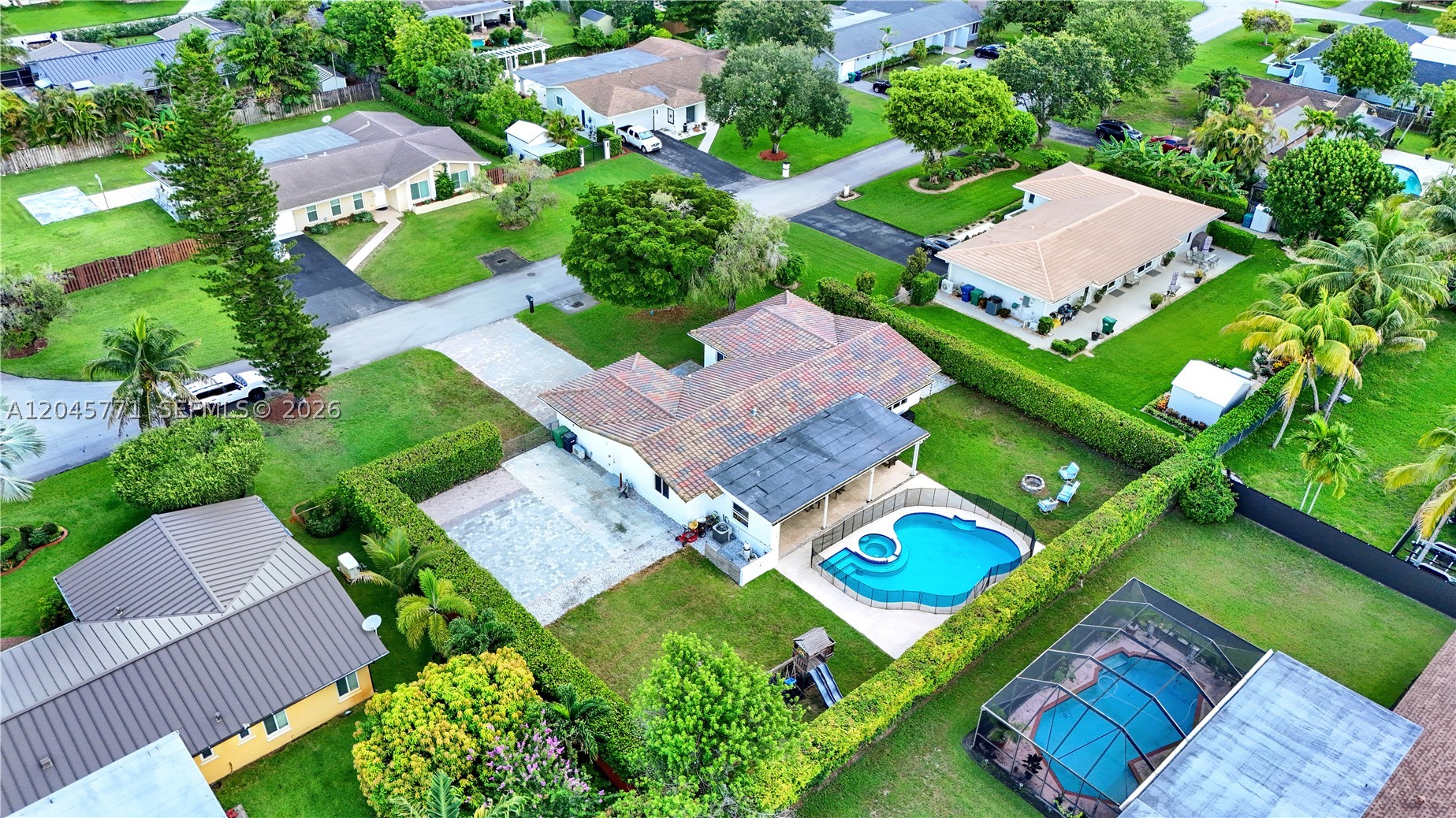 PINE SHORE SEC 4 - Residential