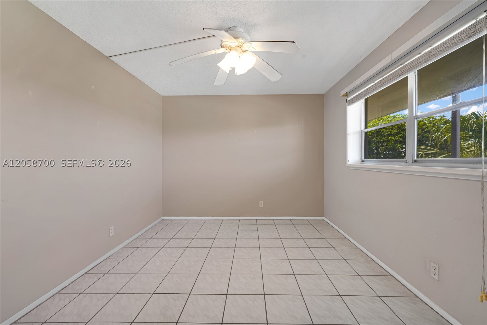 HILLCREST COUNTRY CLUB AP - Residential