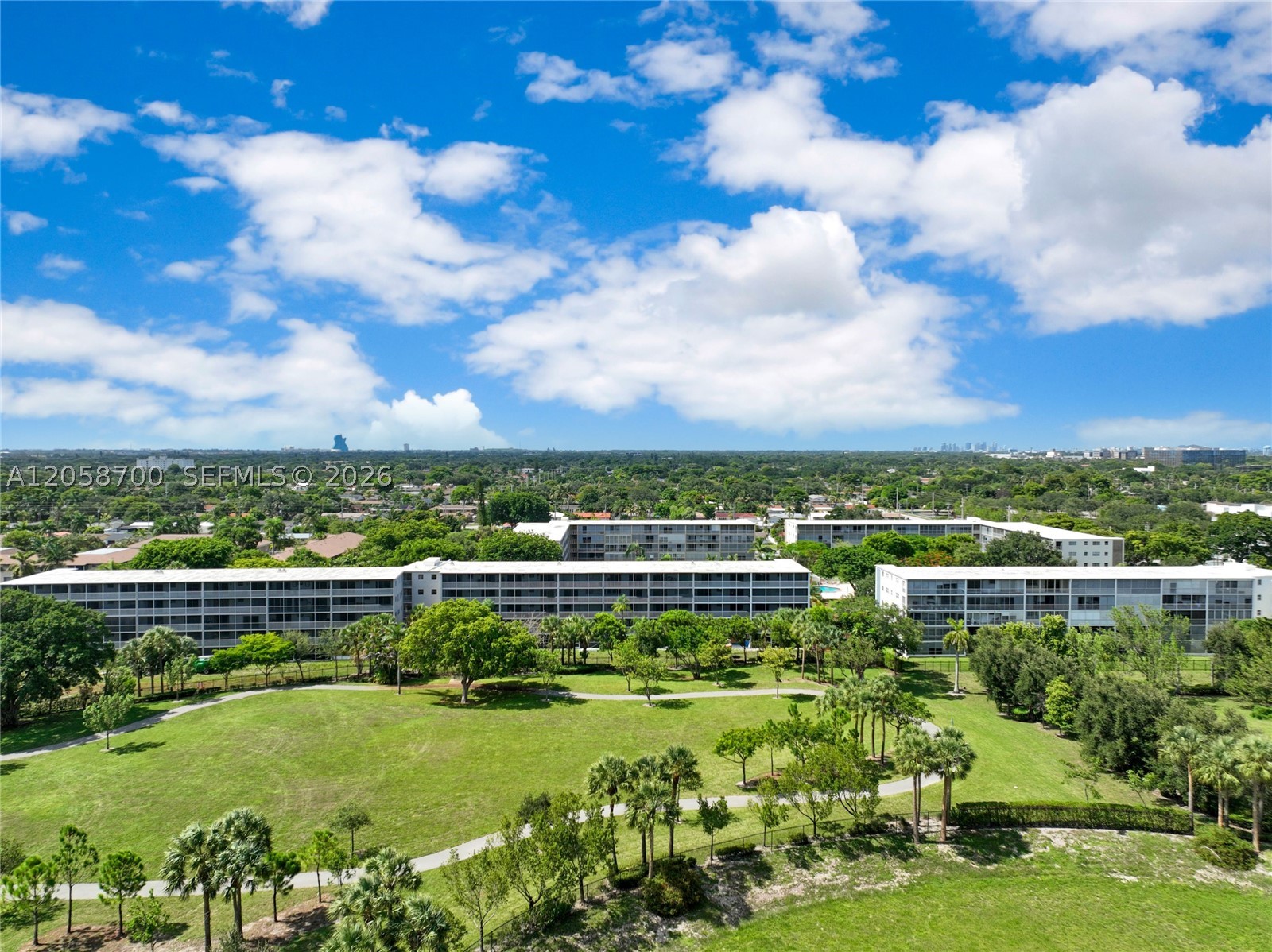 HILLCREST COUNTRY CLUB AP - Residential