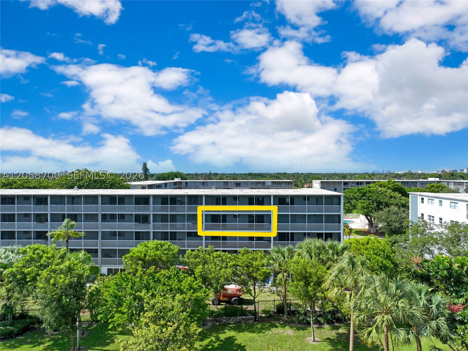 HILLCREST COUNTRY CLUB AP - Residential