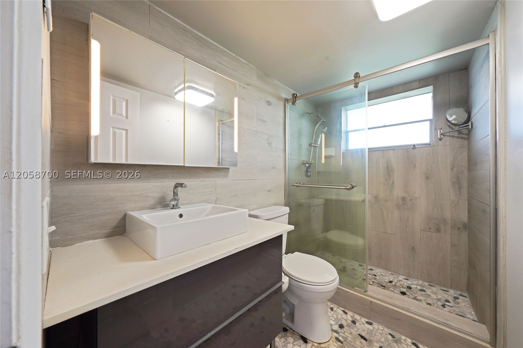 HILLCREST COUNTRY CLUB AP - Residential