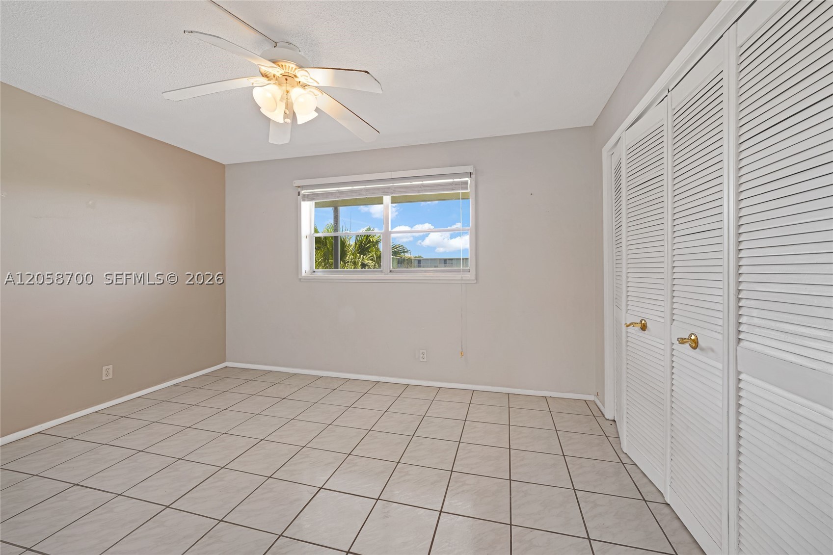 HILLCREST COUNTRY CLUB AP - Residential