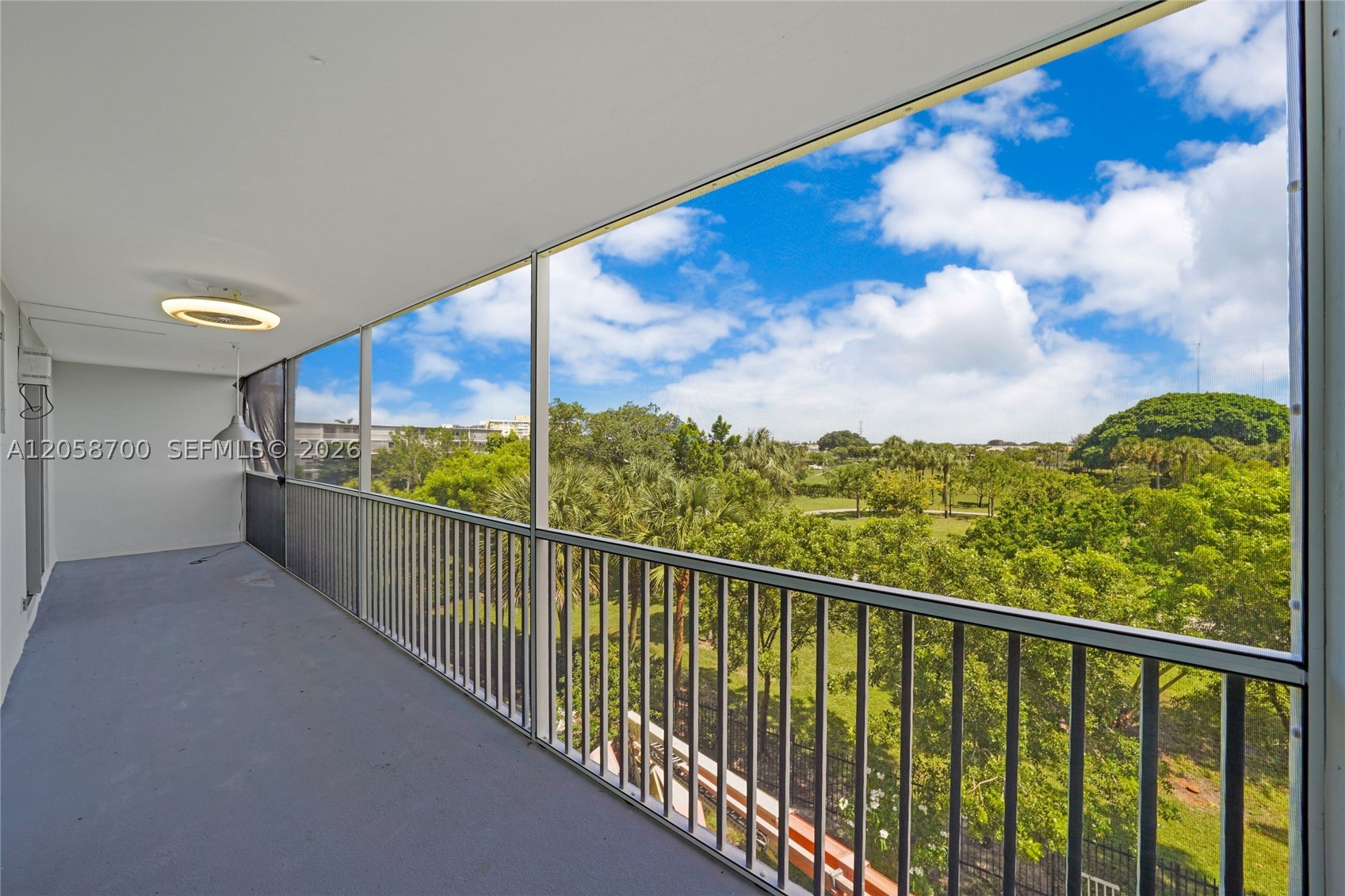 HILLCREST COUNTRY CLUB AP - Residential