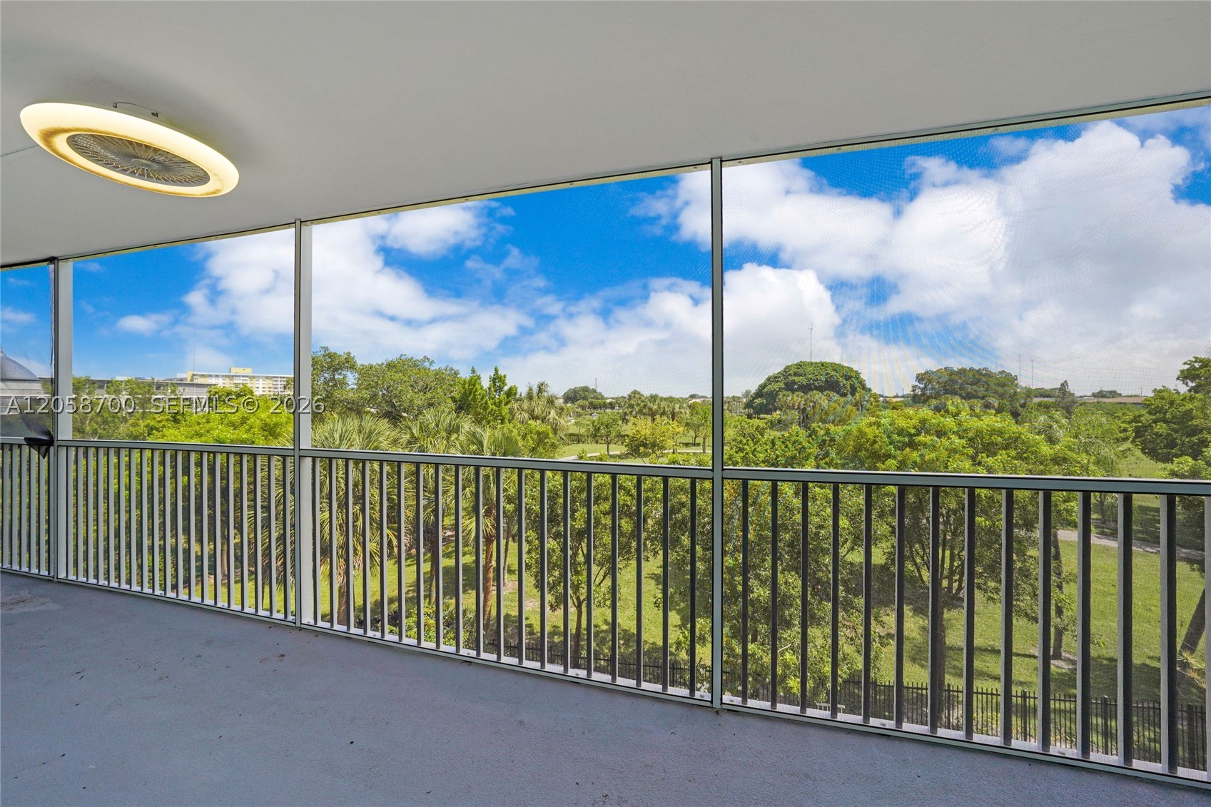 HILLCREST COUNTRY CLUB AP - Residential