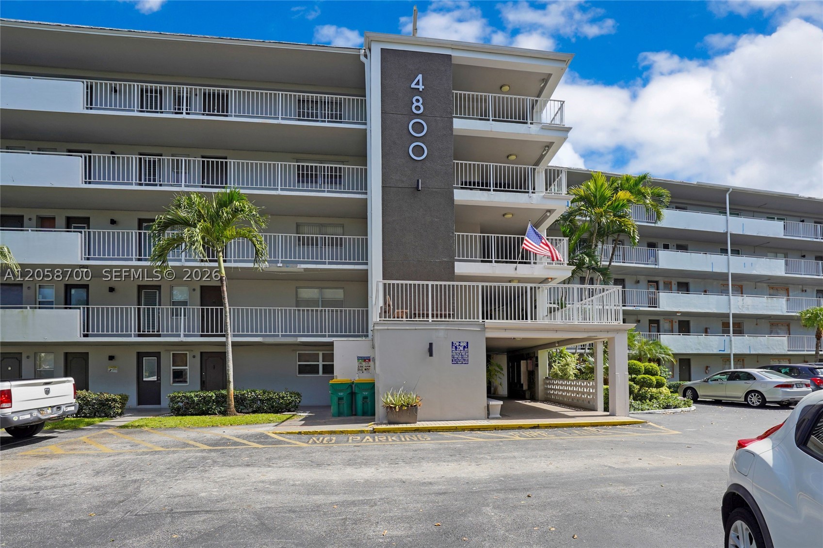 HILLCREST COUNTRY CLUB AP - Residential