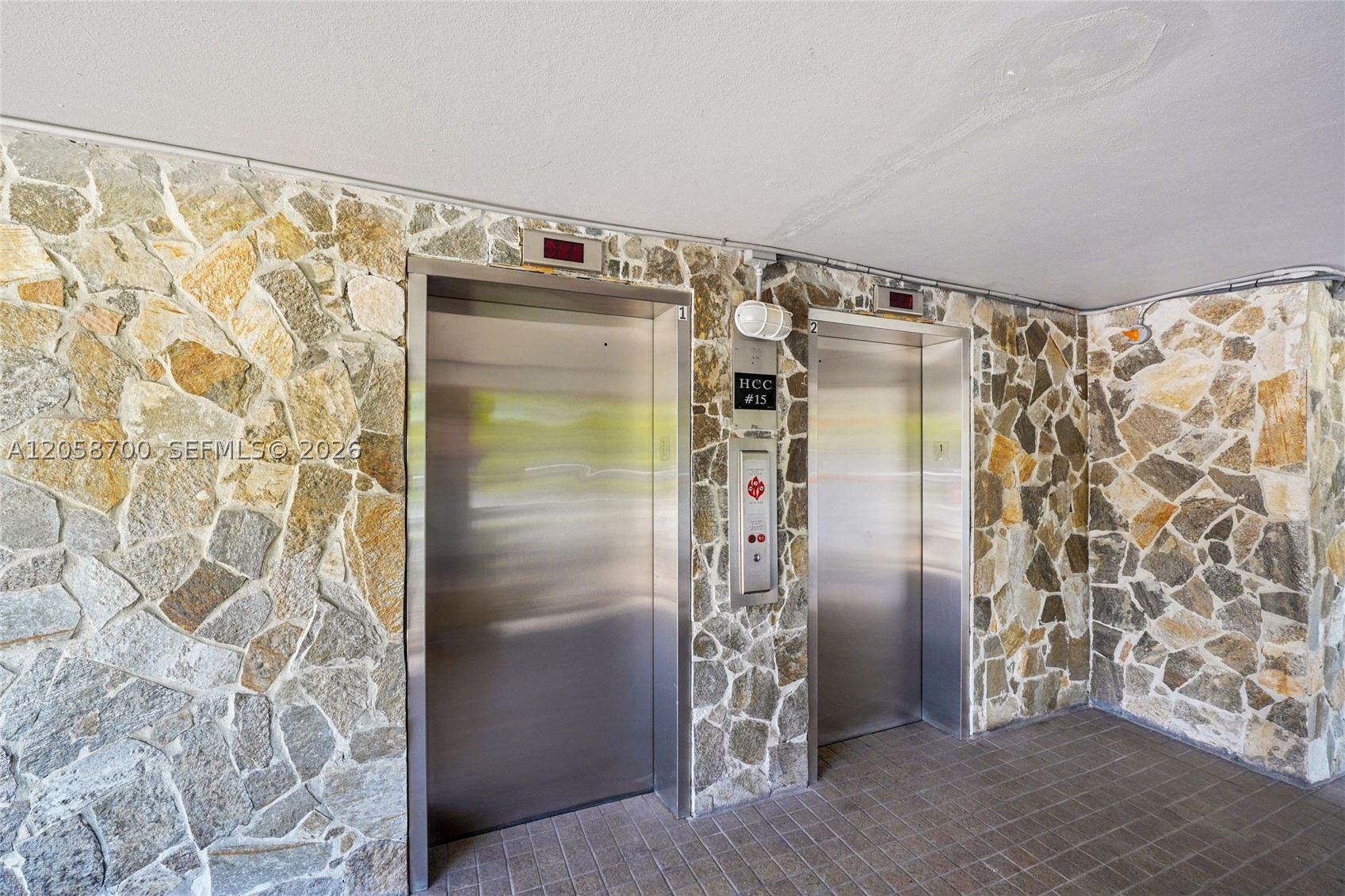 HILLCREST COUNTRY CLUB AP - Residential