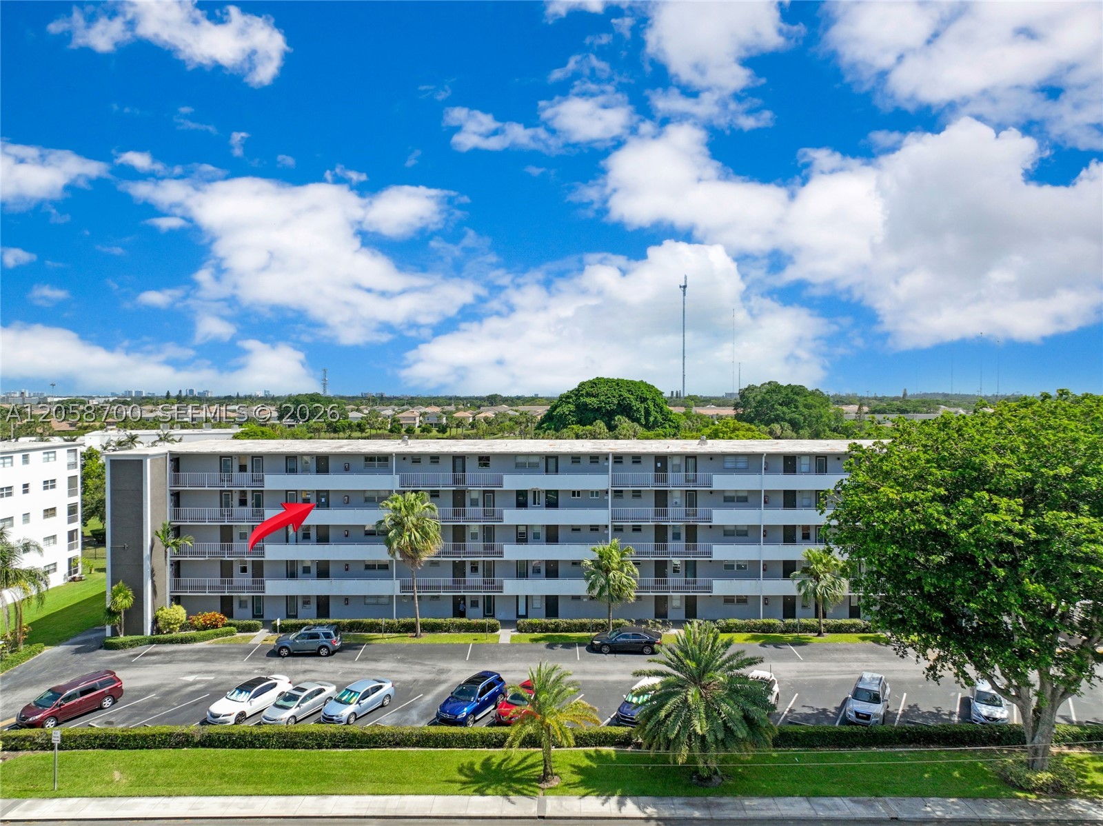 HILLCREST COUNTRY CLUB AP - Residential