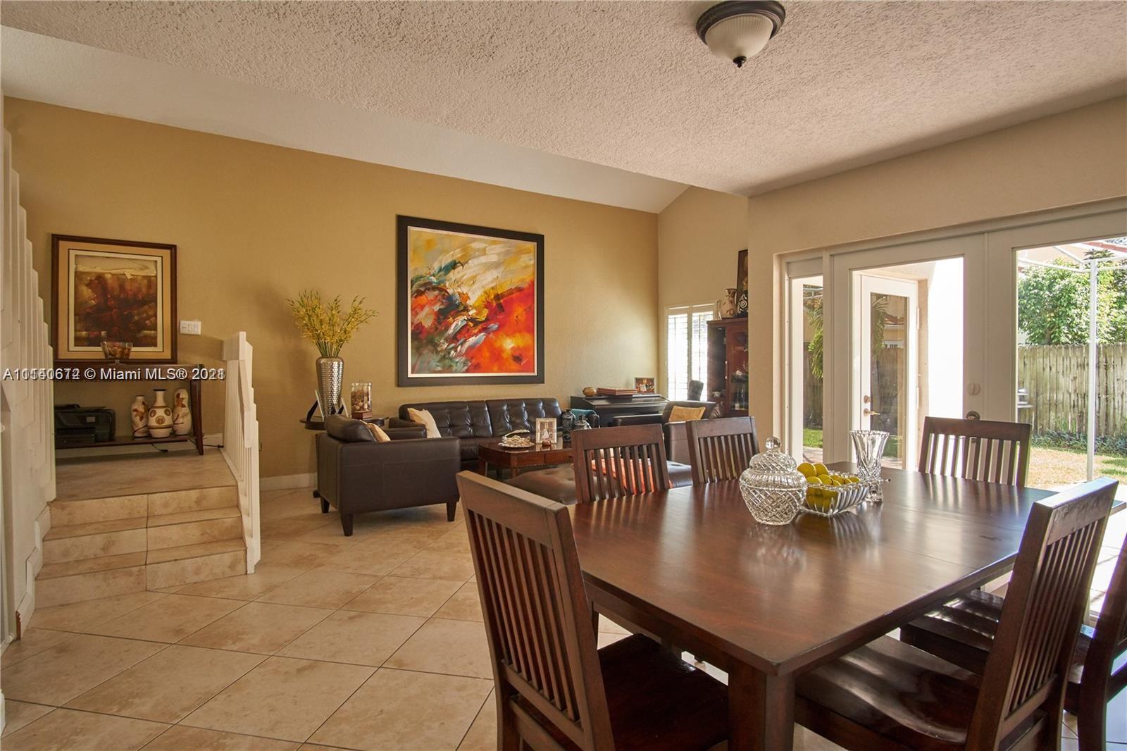 LAS CASAS AT KENDALL - Residential Lease