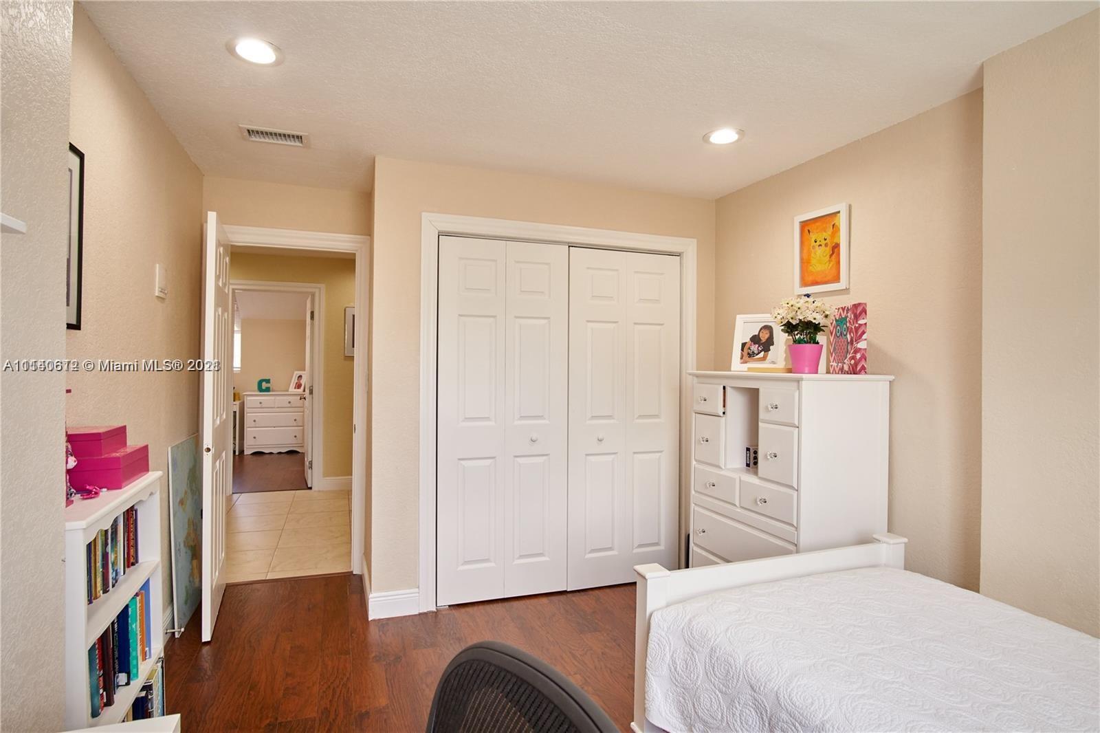 LAS CASAS AT KENDALL - Residential Lease