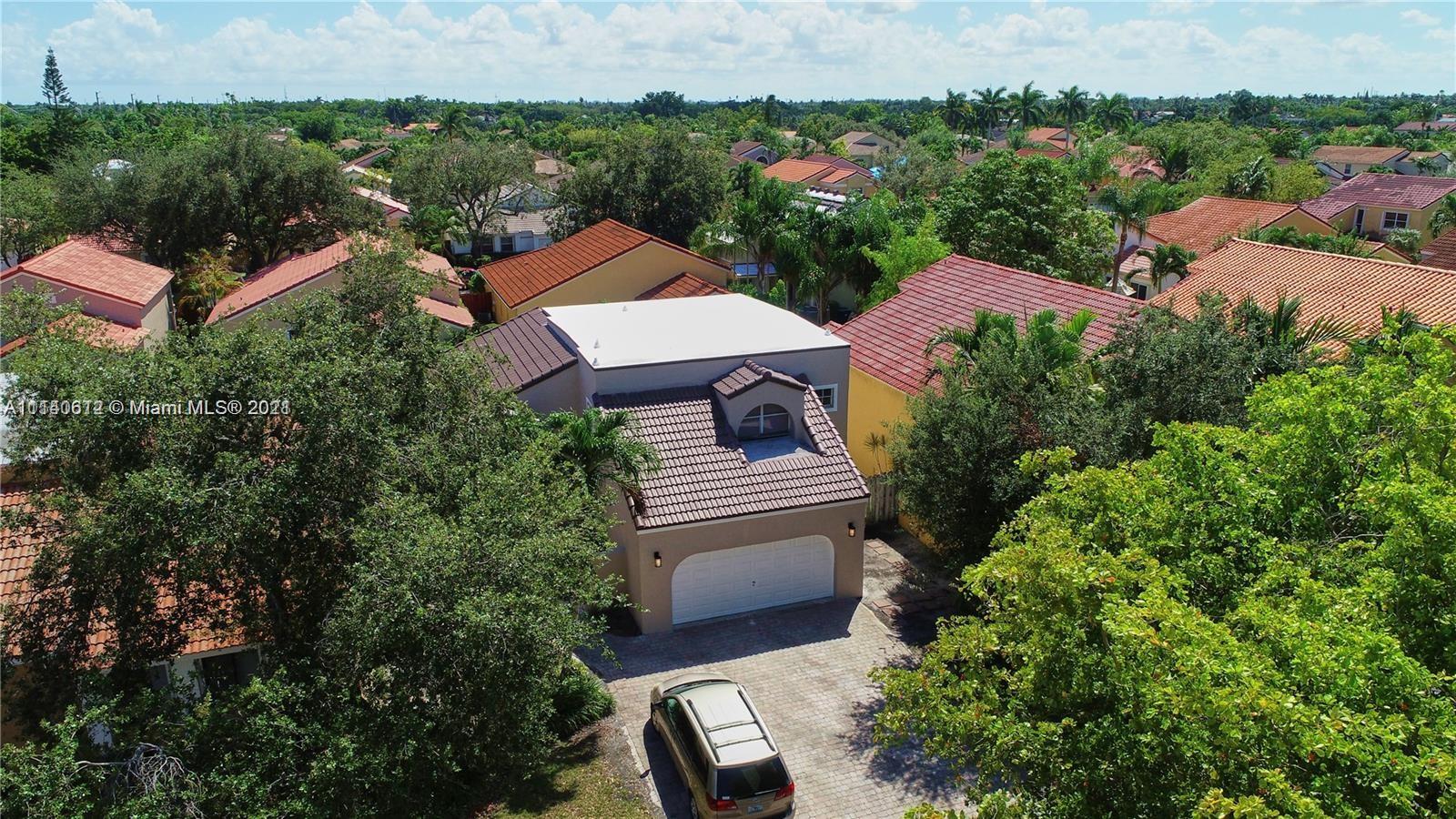 LAS CASAS AT KENDALL - Residential Lease