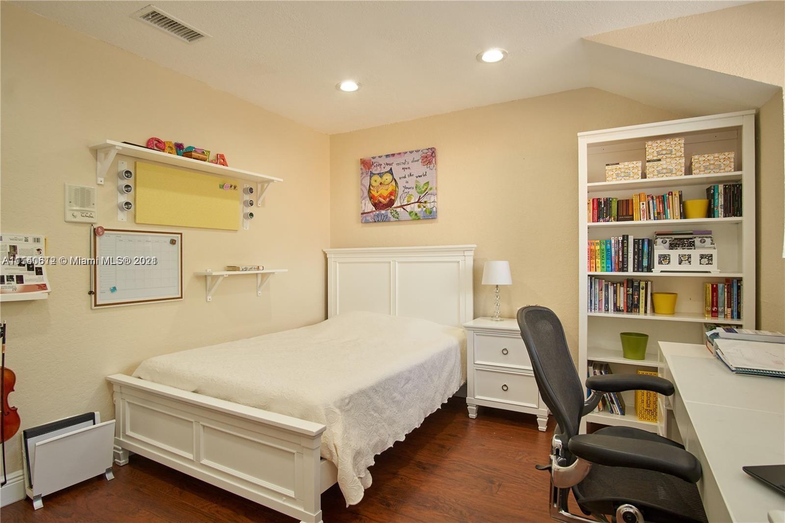 LAS CASAS AT KENDALL - Residential Lease
