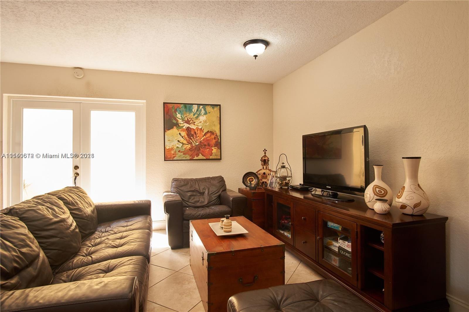 LAS CASAS AT KENDALL - Residential Lease