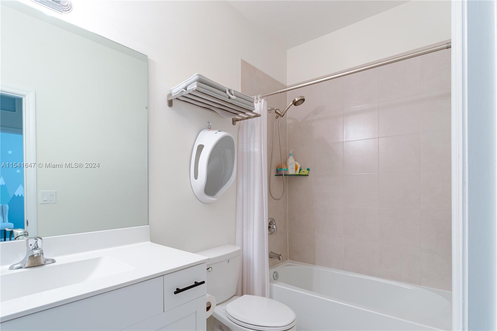 AQUABELLA SECTION TWO - Residential Lease