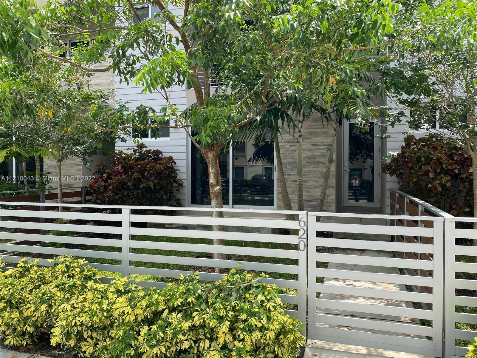 Beautiful 3 bedrooms, 3 and a half bathrooms, 3 stories townhouse "Victoria Park at 12". Perfect location on a peaceful neighborhood right next to Holiday Park, minutes away from Las Olas Boulevard, with many shopping, dining and entertainment options. Front yard and two-car garage. (Showing Time)