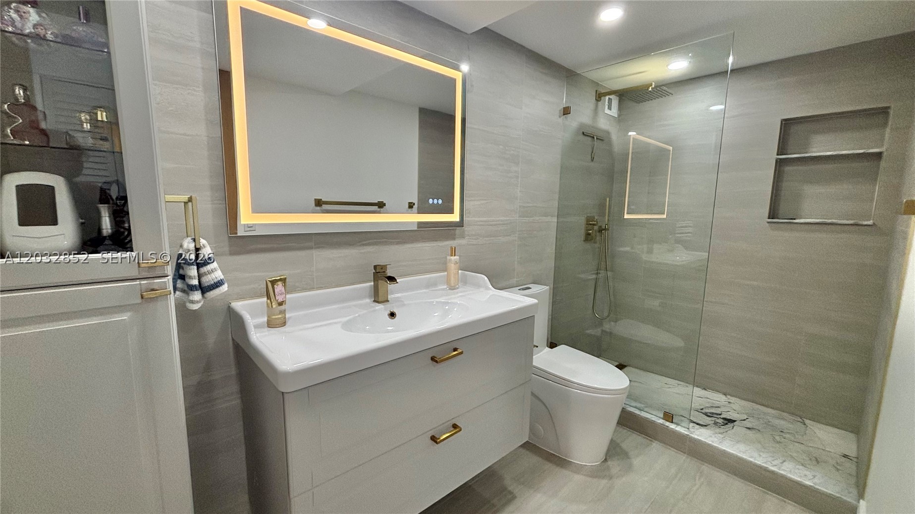 JOCKEY CLUB CONDO - Residential