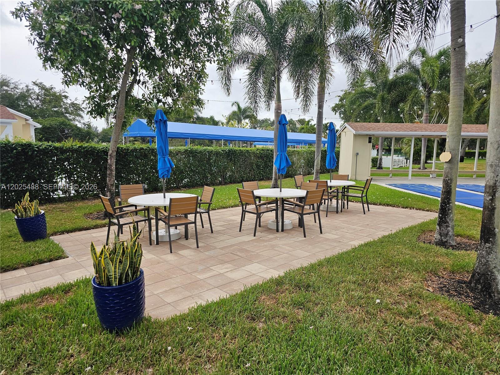 HUNTINGTON LAKES SEC FIVE - Residential