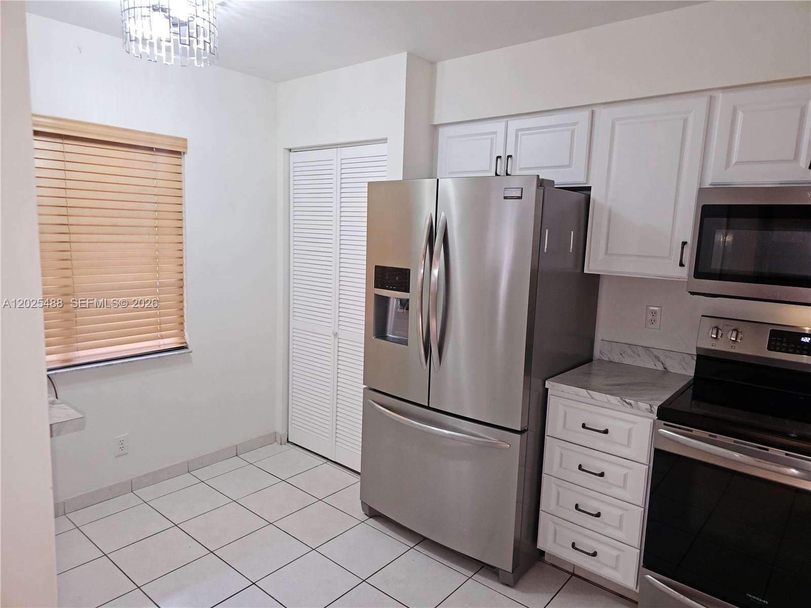 HUNTINGTON LAKES SEC FIVE - Residential