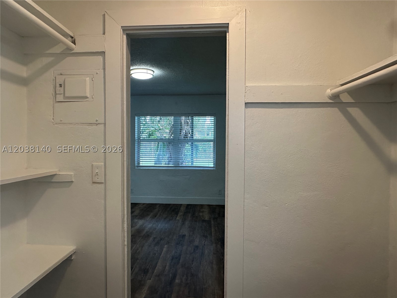NORTH HOLLYWOOD SQUARE AM - Residential Lease