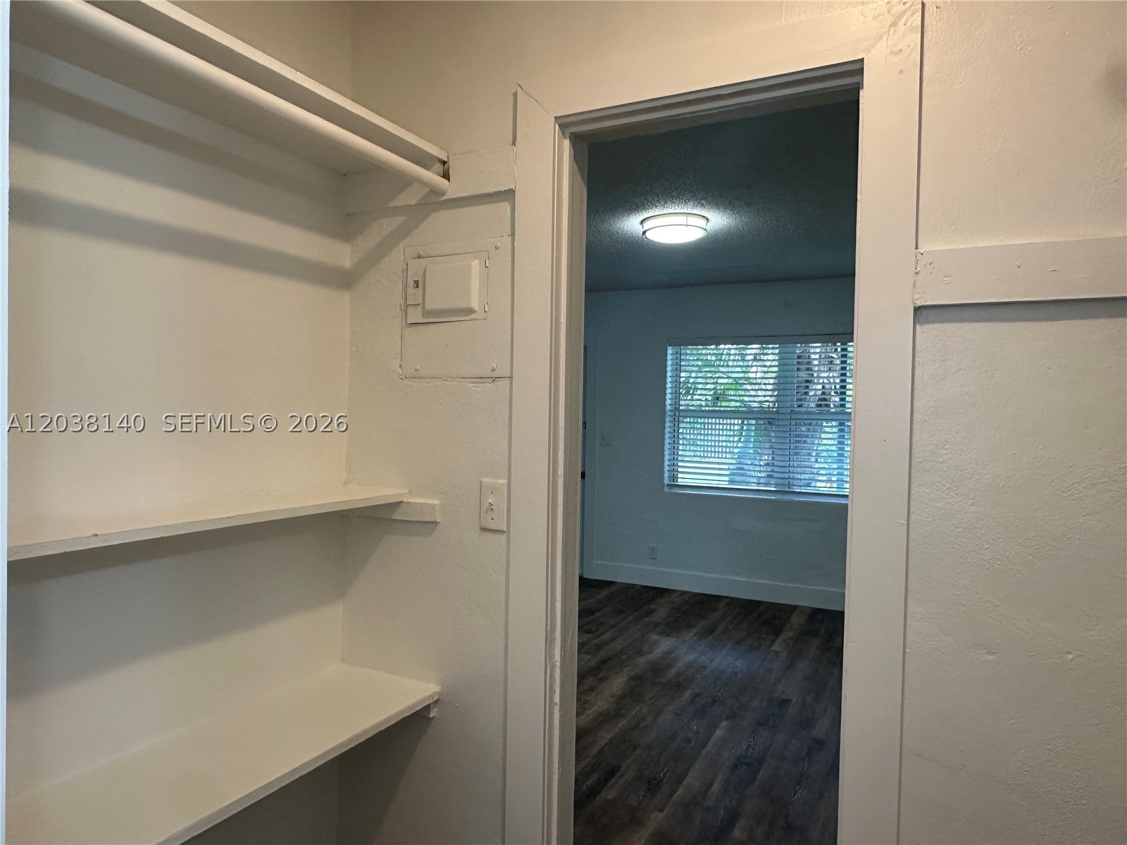 NORTH HOLLYWOOD SQUARE AM - Residential Lease