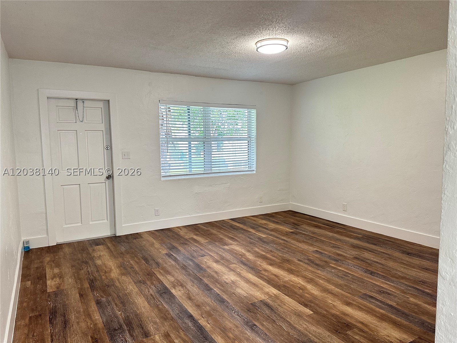 NORTH HOLLYWOOD SQUARE AM - Residential Lease