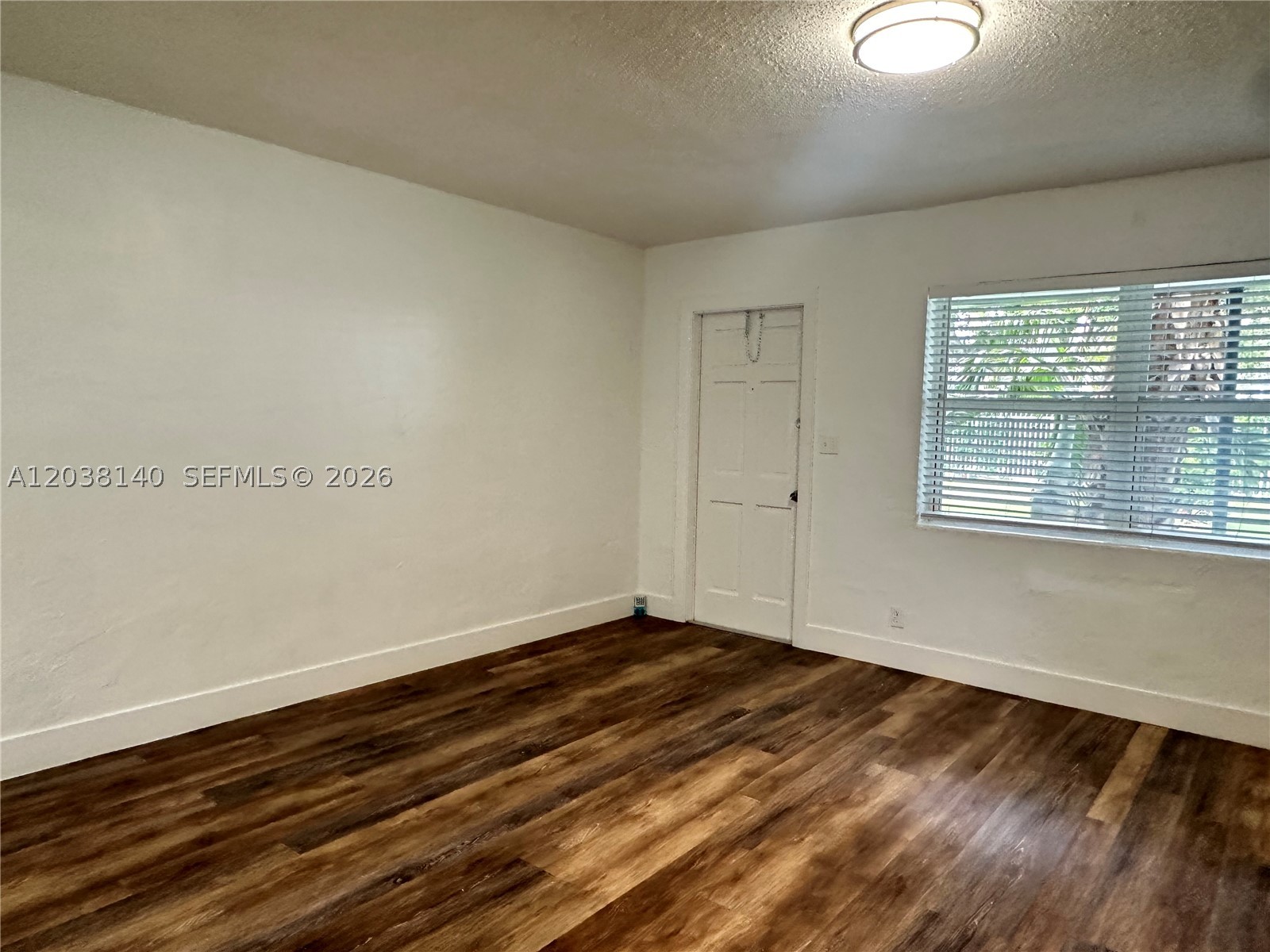 NORTH HOLLYWOOD SQUARE AM - Residential Lease