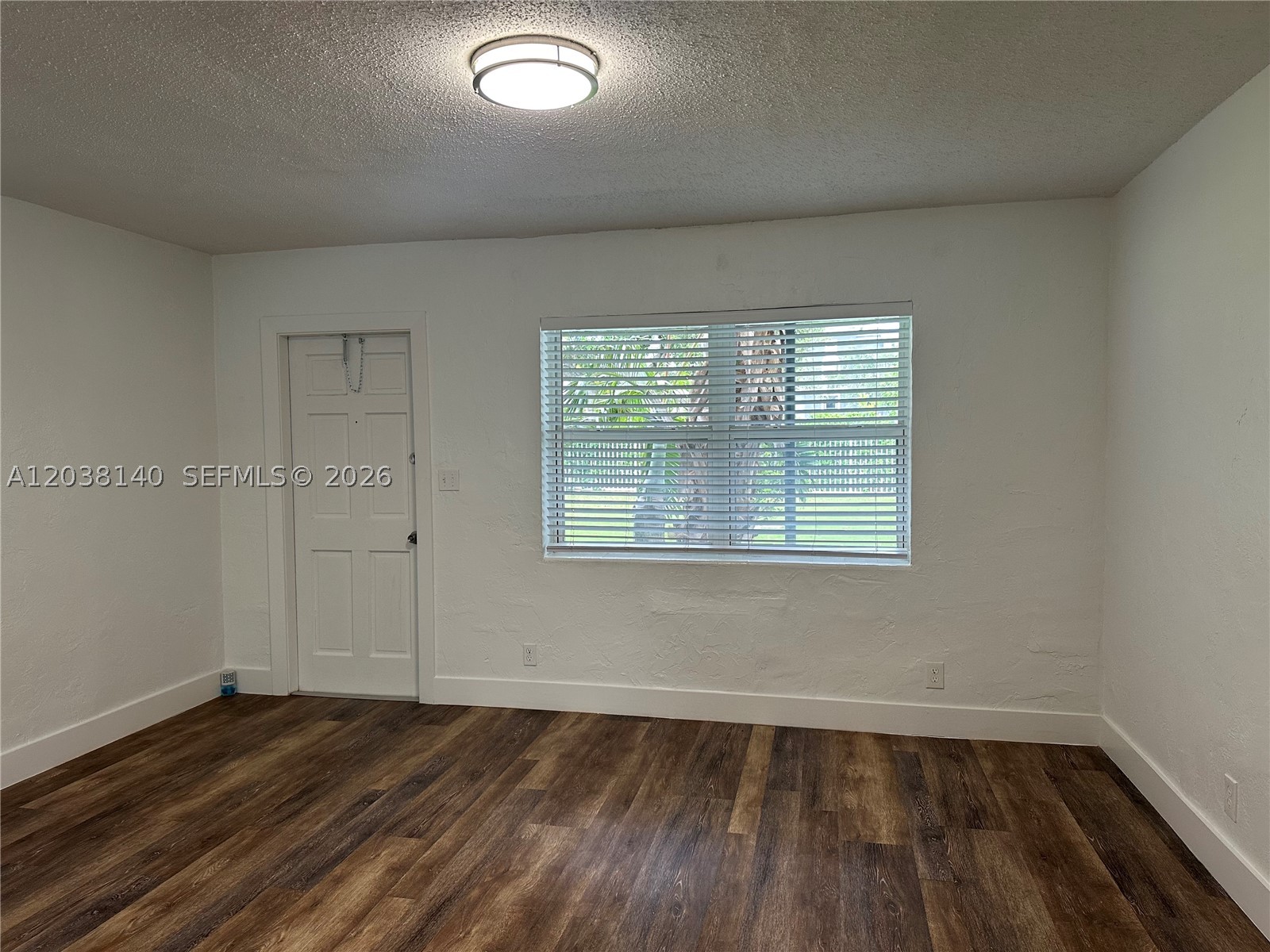 NORTH HOLLYWOOD SQUARE AM - Residential Lease