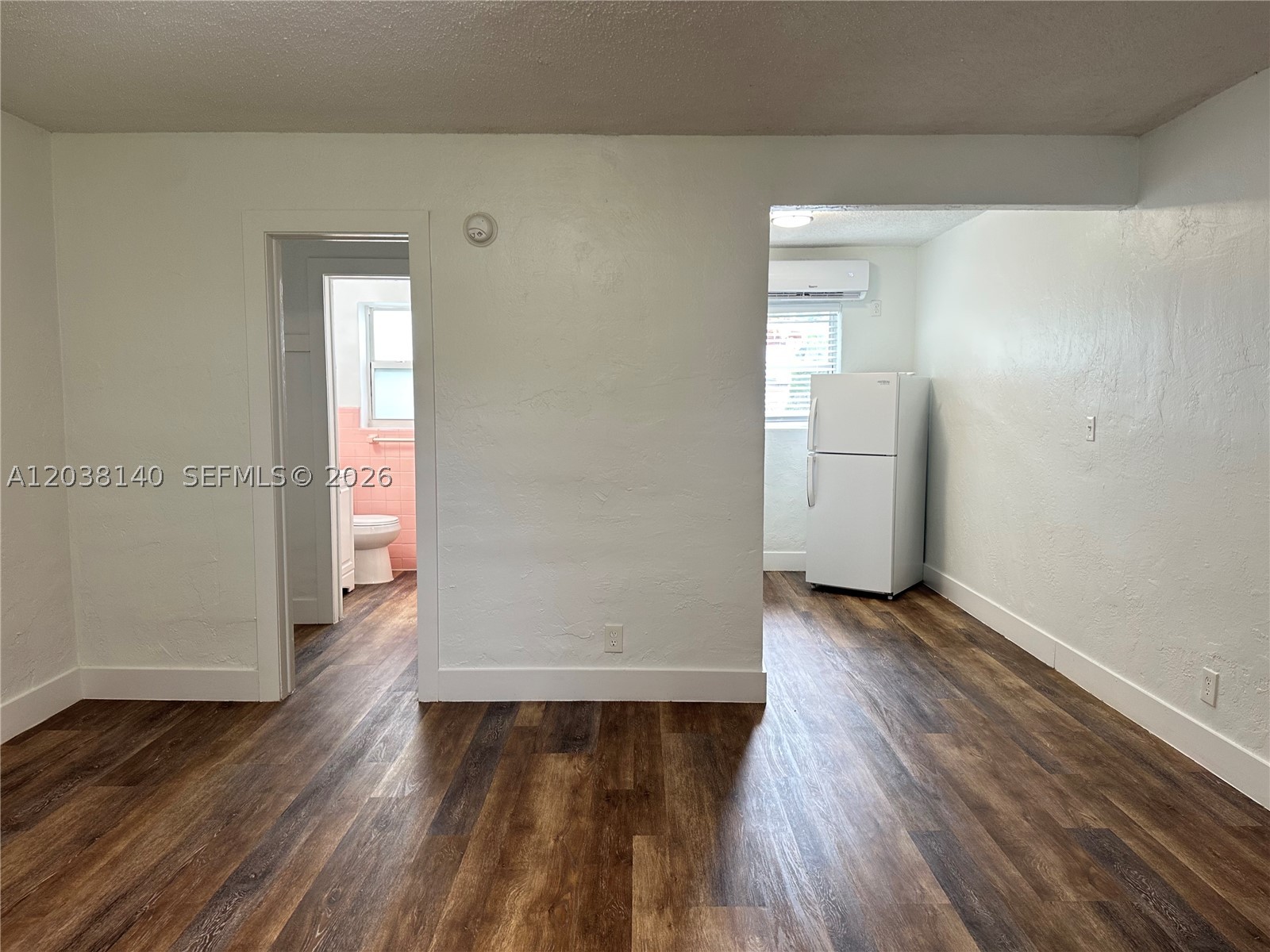 NORTH HOLLYWOOD SQUARE AM - Residential Lease