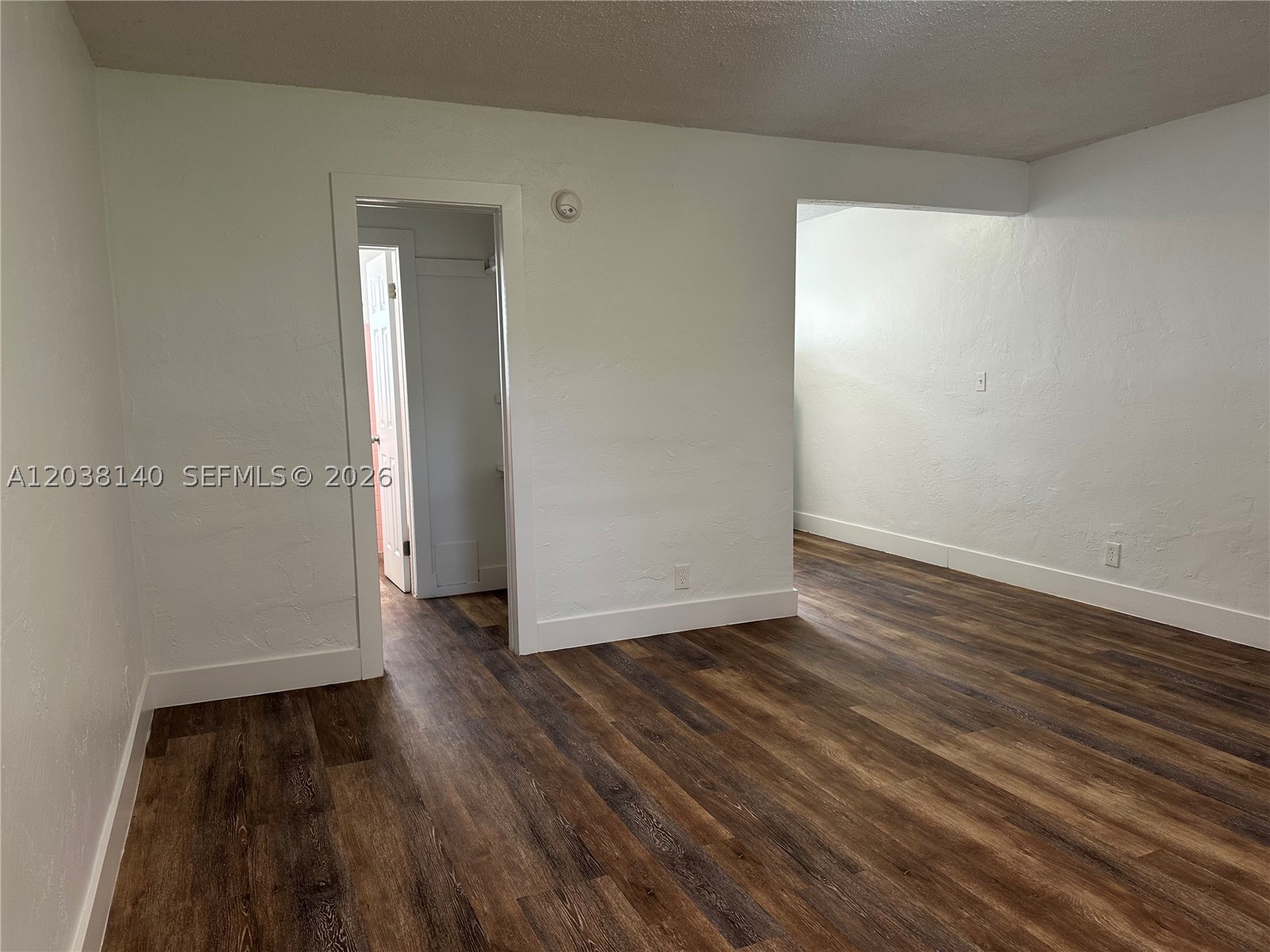 NORTH HOLLYWOOD SQUARE AM - Residential Lease