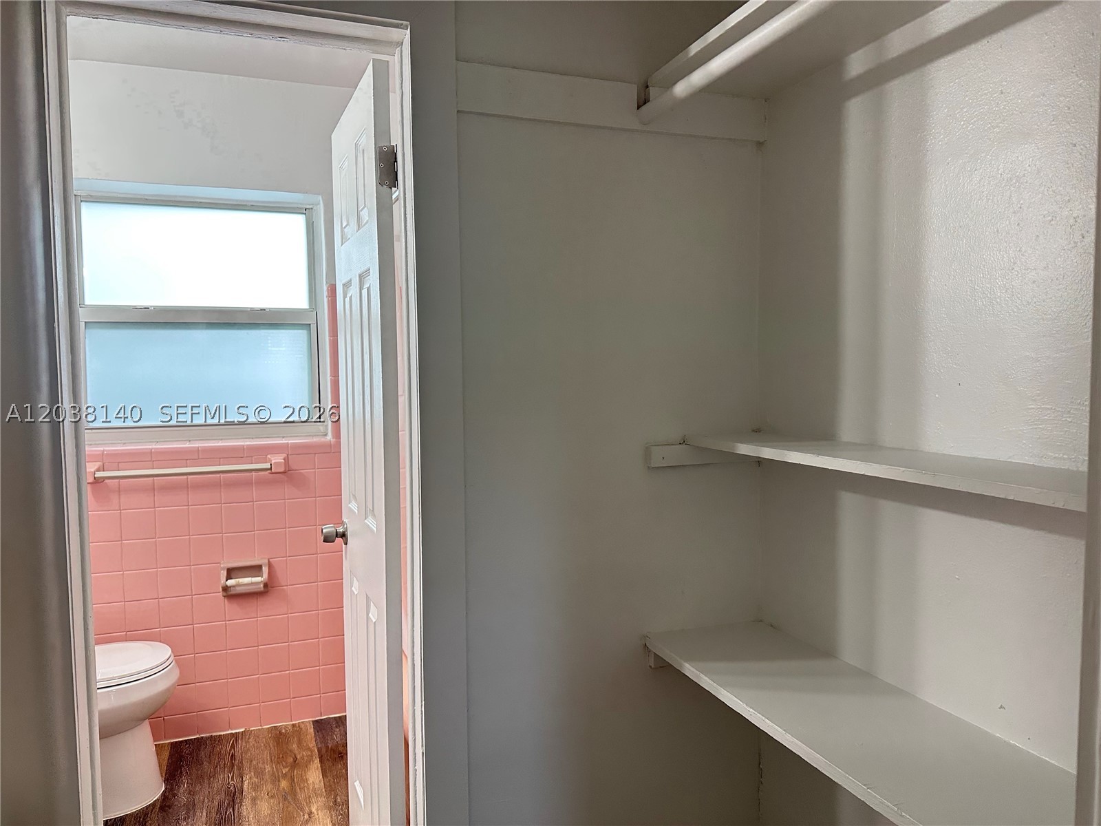 NORTH HOLLYWOOD SQUARE AM - Residential Lease