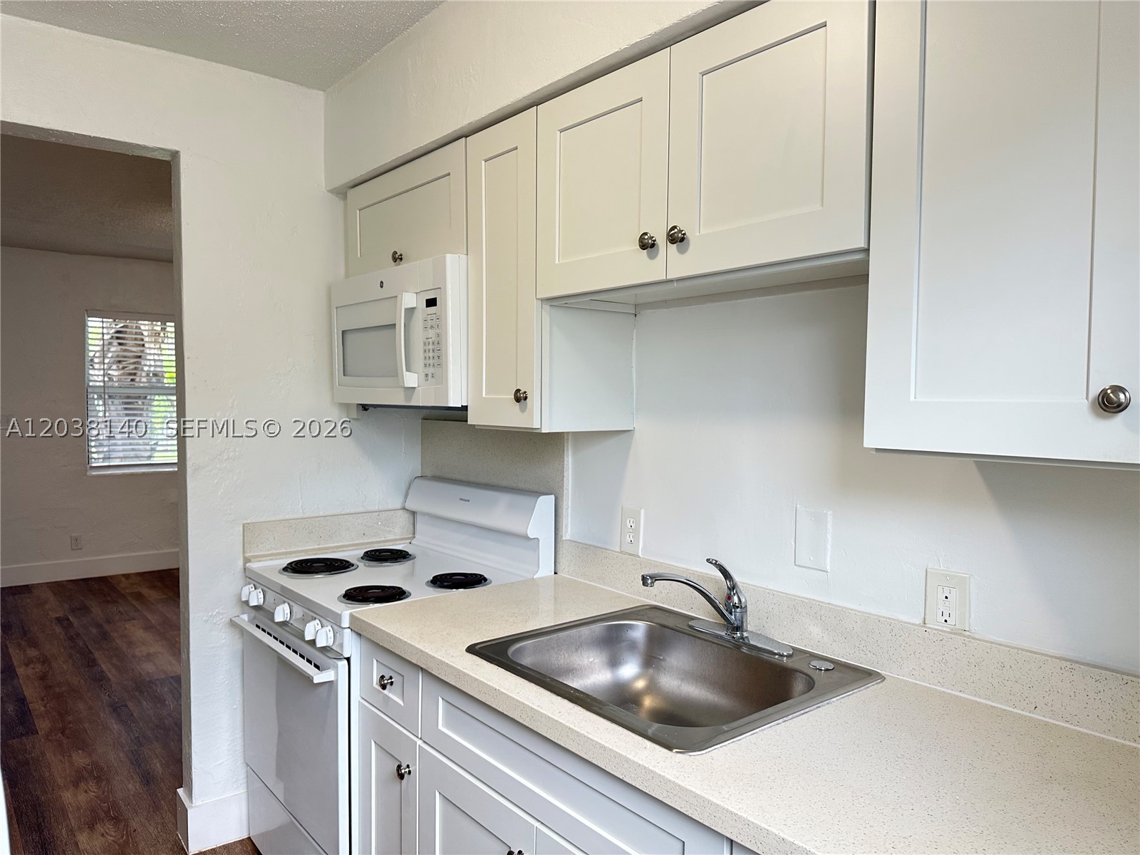 NORTH HOLLYWOOD SQUARE AM - Residential Lease